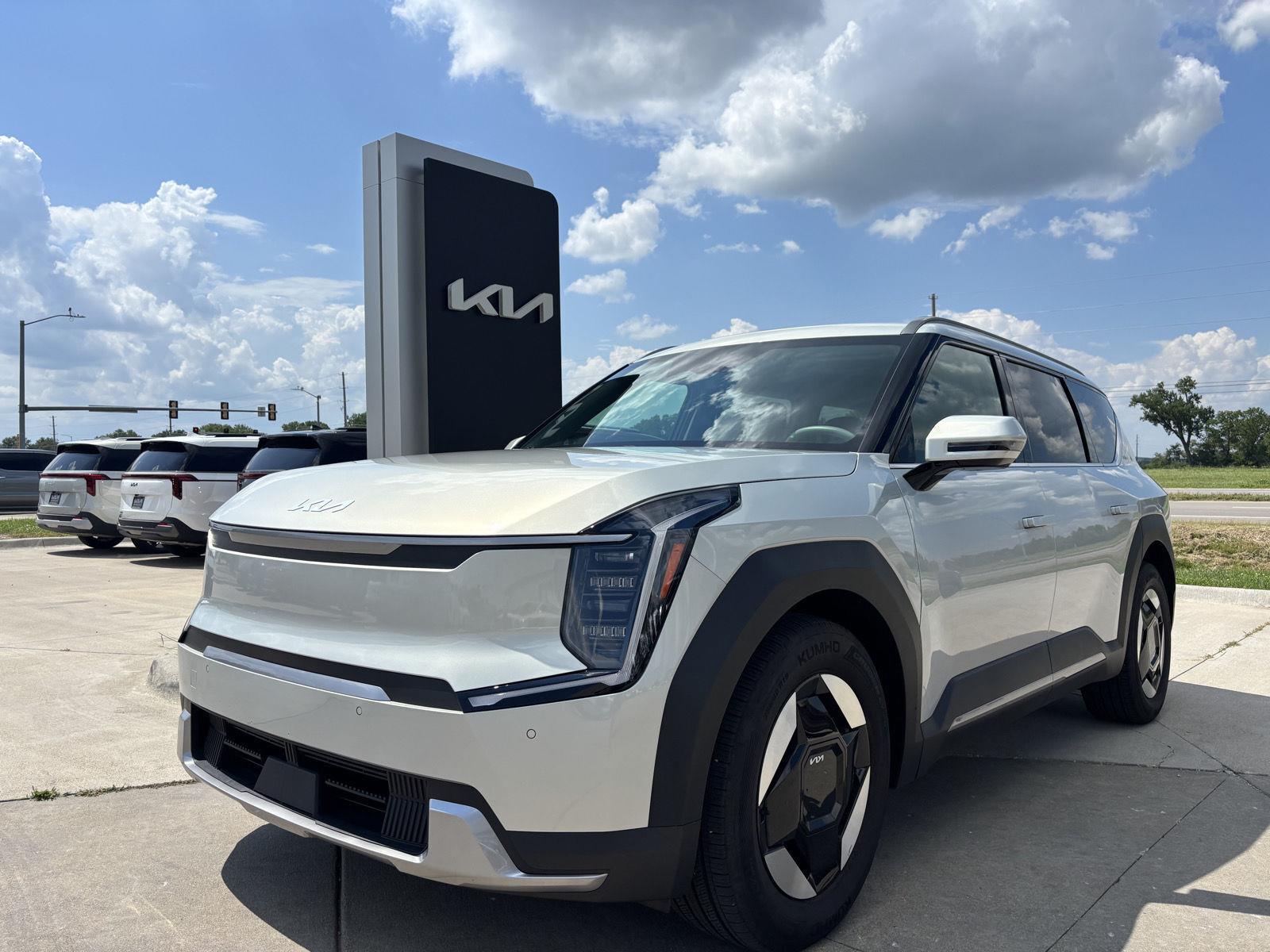 White (Ivory Silver) 2024 Kia EV9 SUV / Crossover All-Wheel Drive Automatic