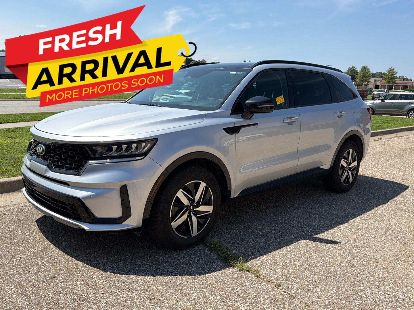 Sparkling Silver 2021 Kia Sorento SUV / Crossover Front-Wheel Drive Automatic