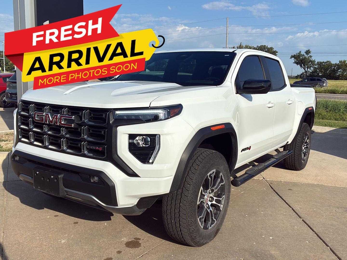Summit White 2024 GMC Canyon Pickup Truck Four-Wheel Drive 8-Speed Automatic