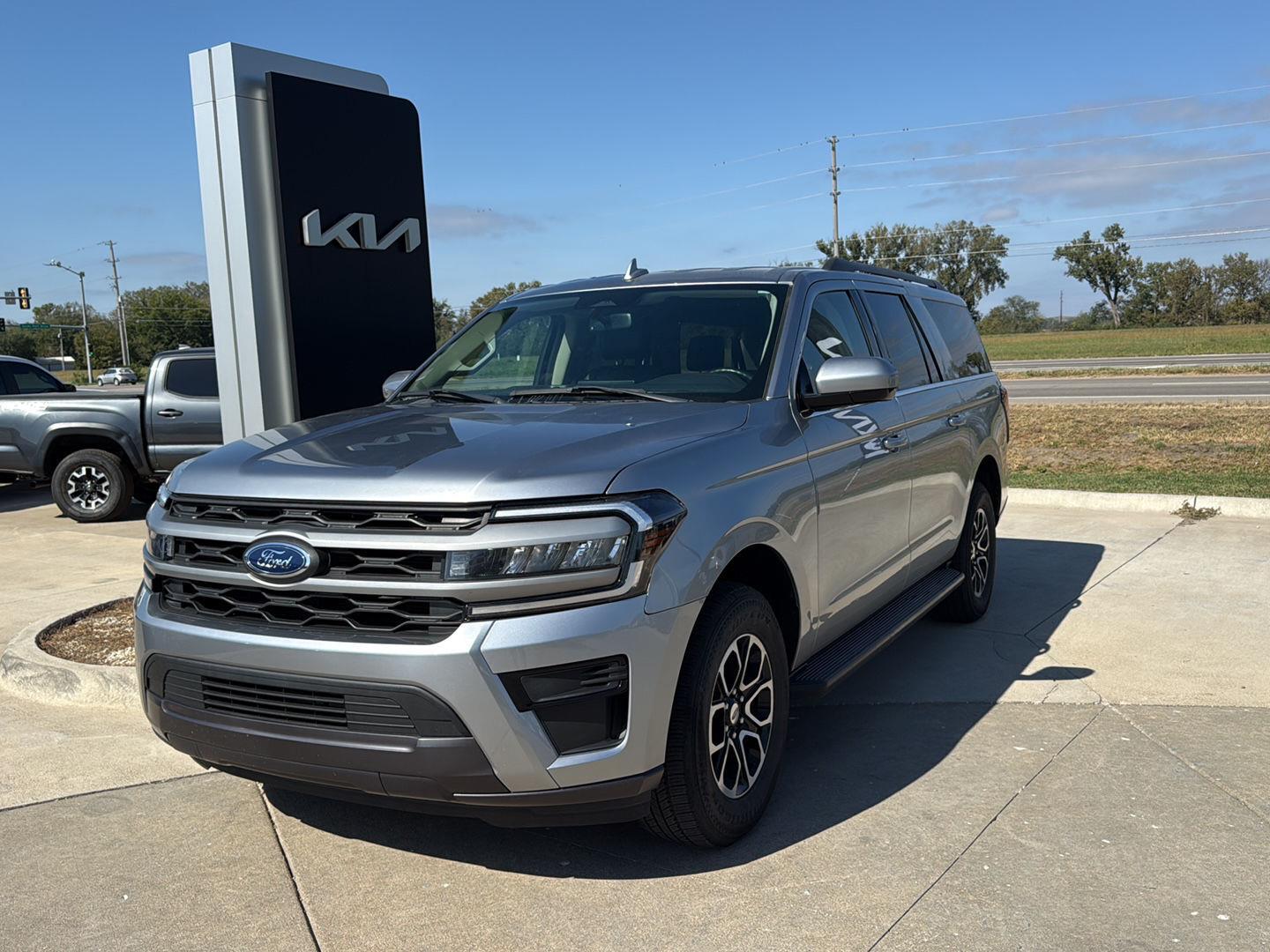 2024 Ford Expedition MAX XLT RWD