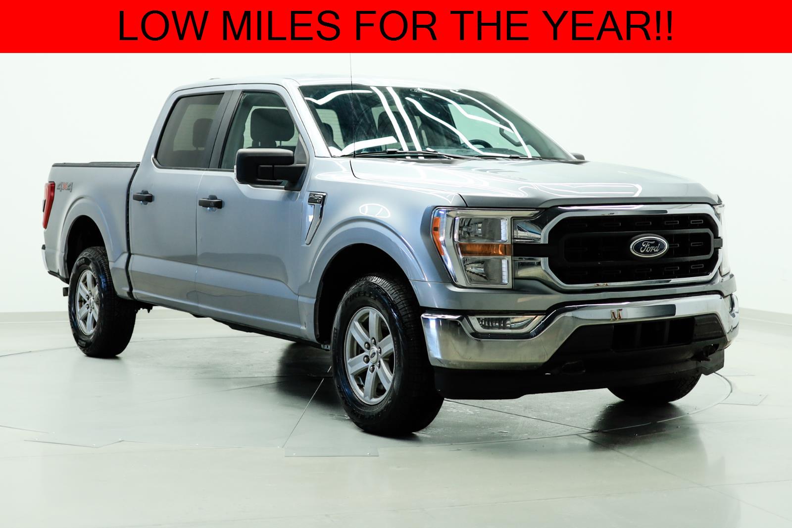 Iconic Silver Metallic 2021 Ford F-150 XLT SuperCrew 4WD Pickup Truck Four-Wheel Drive Automatic