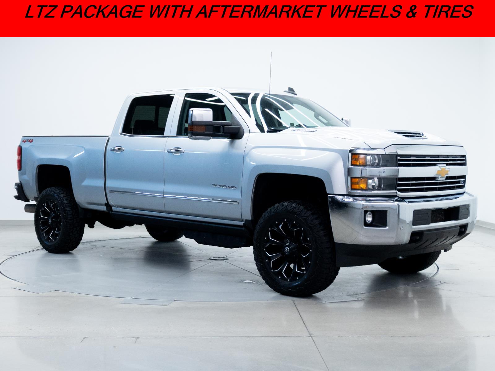 Silver Ice Metallic 2019 Chevrolet Silverado 2500HD LTZ Crew Cab 4WD Pickup Truck Four-Wheel Drive 6-Speed Automatic