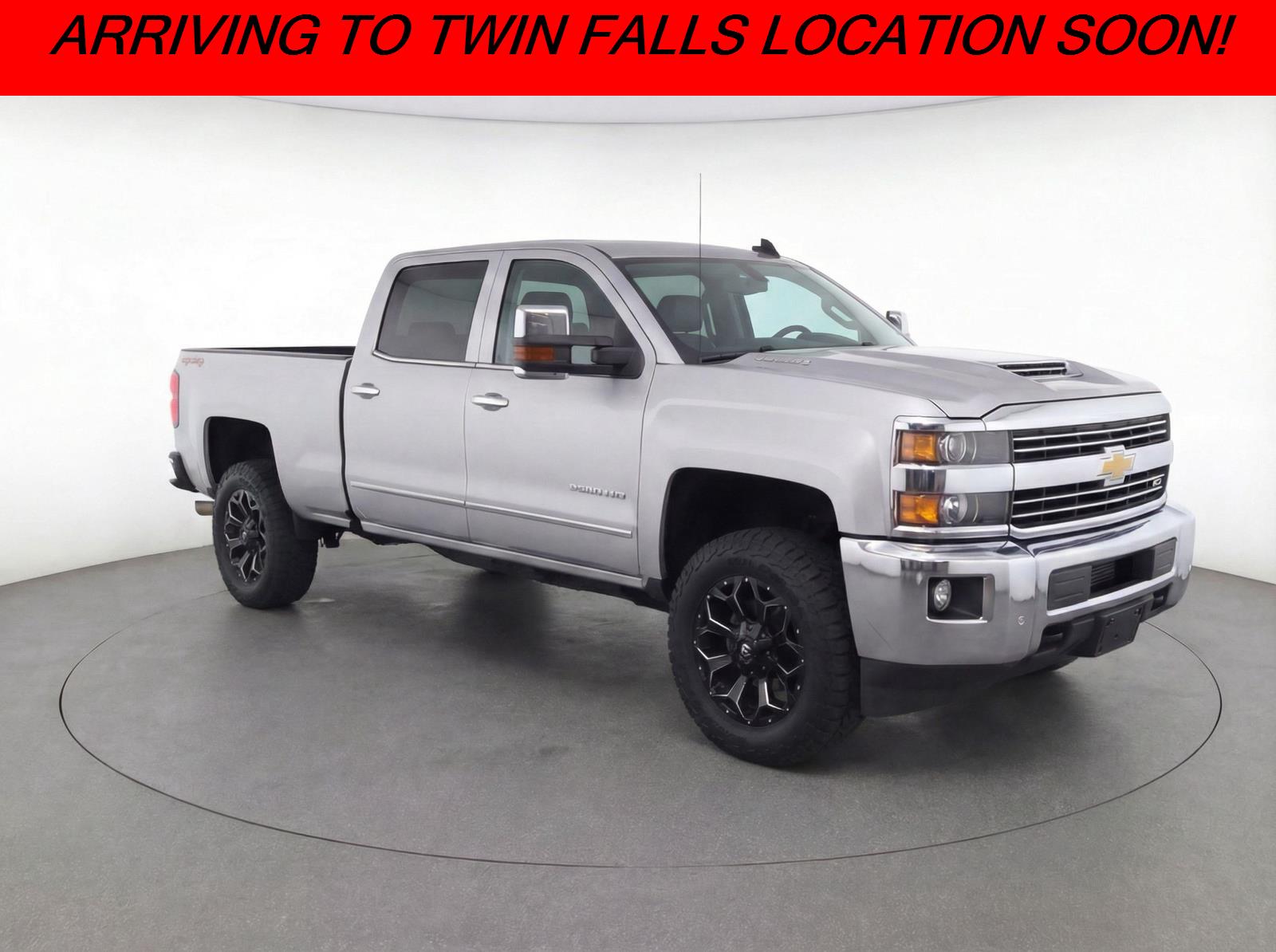 Silver Ice Metallic 2019 Chevrolet Silverado 2500HD LTZ Crew Cab 4WD Pickup Truck Four-Wheel Drive 6-Speed Automatic