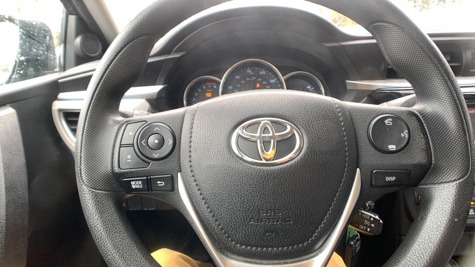 2015 Toyota Corolla 4dr Car