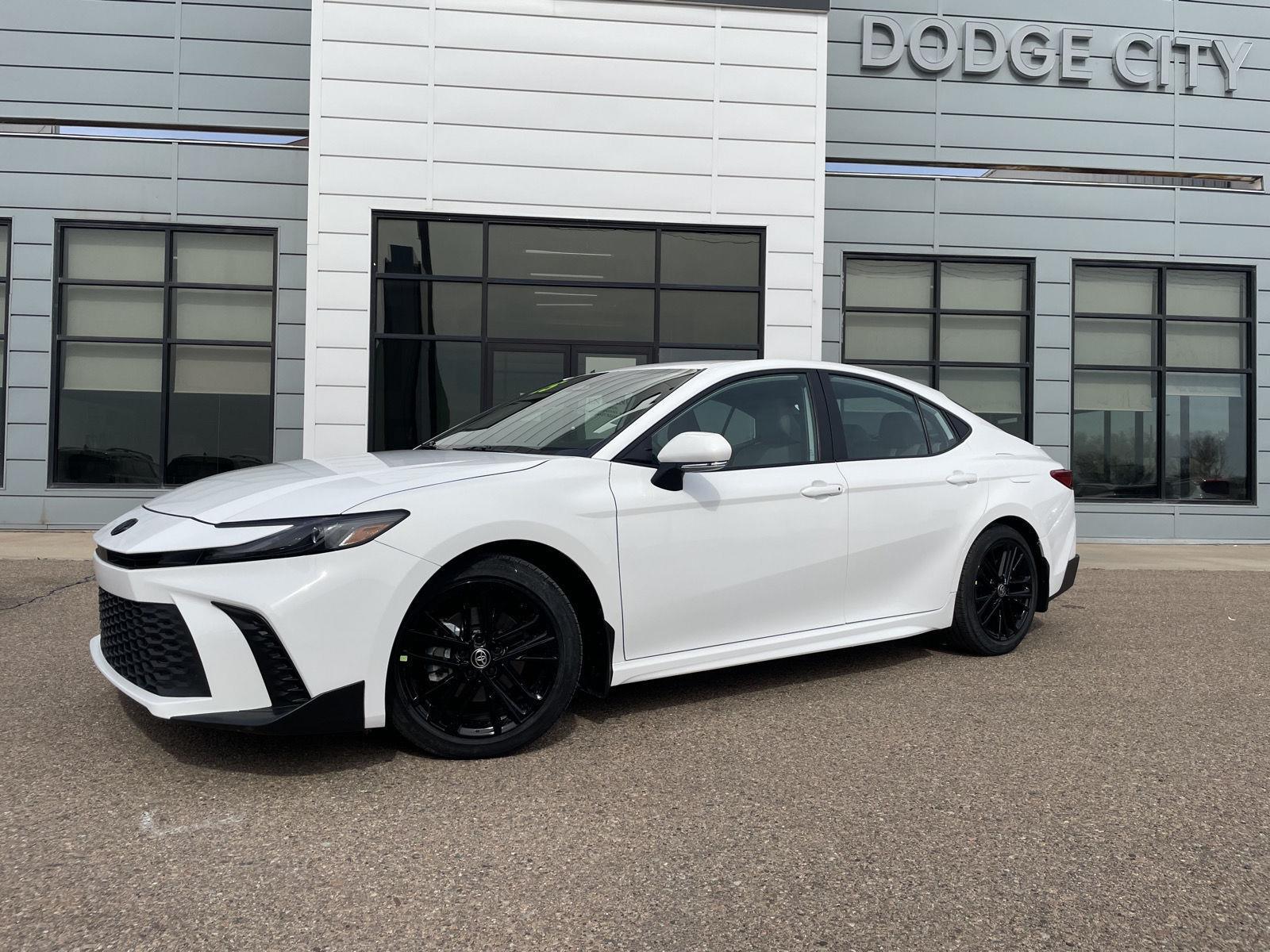 2025 Toyota Camry SE FWD