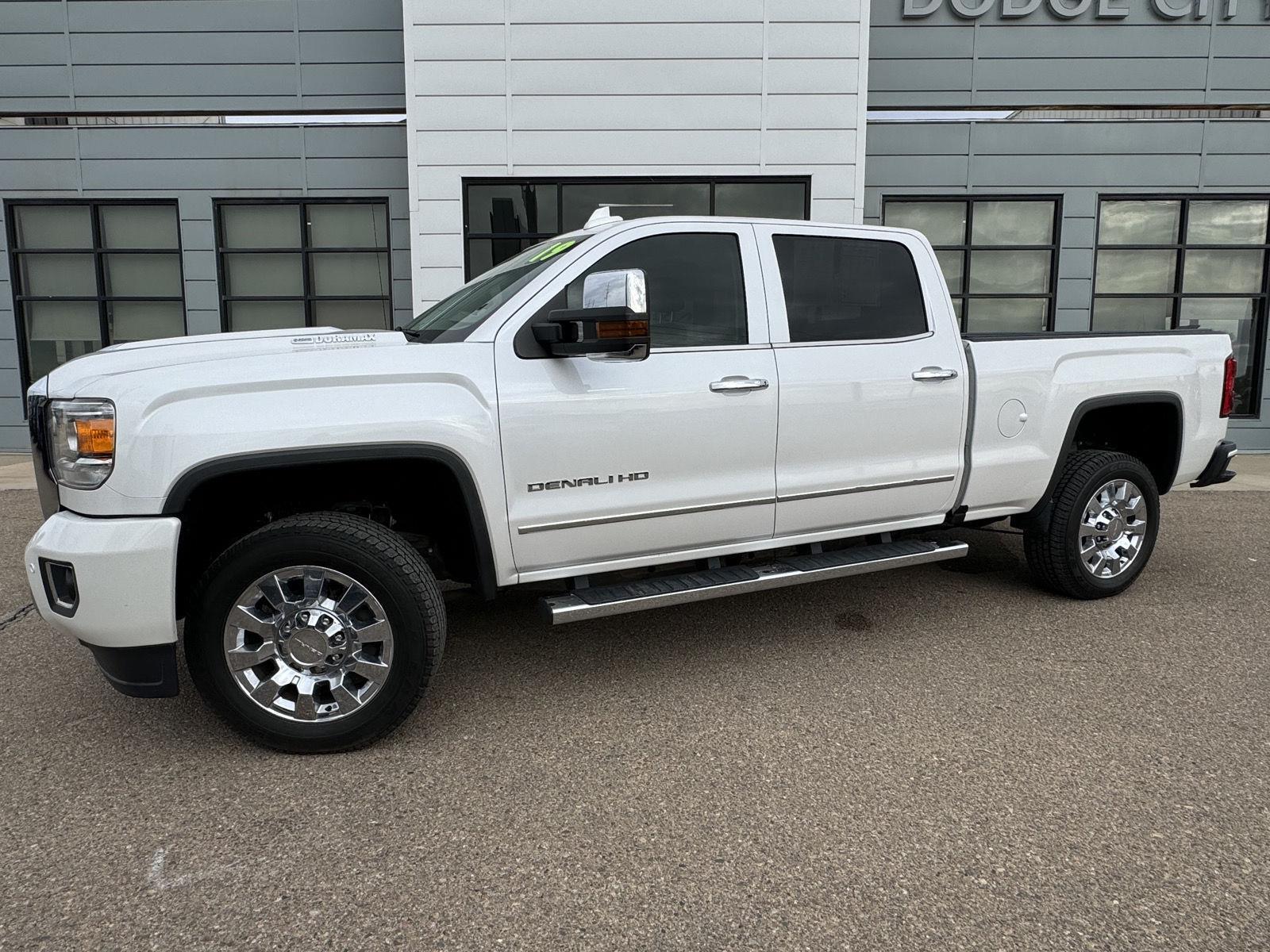 White Frost Tricoat 2019 GMC Sierra 3500HD Pickup Truck Four-Wheel Drive 6-Speed Automatic
