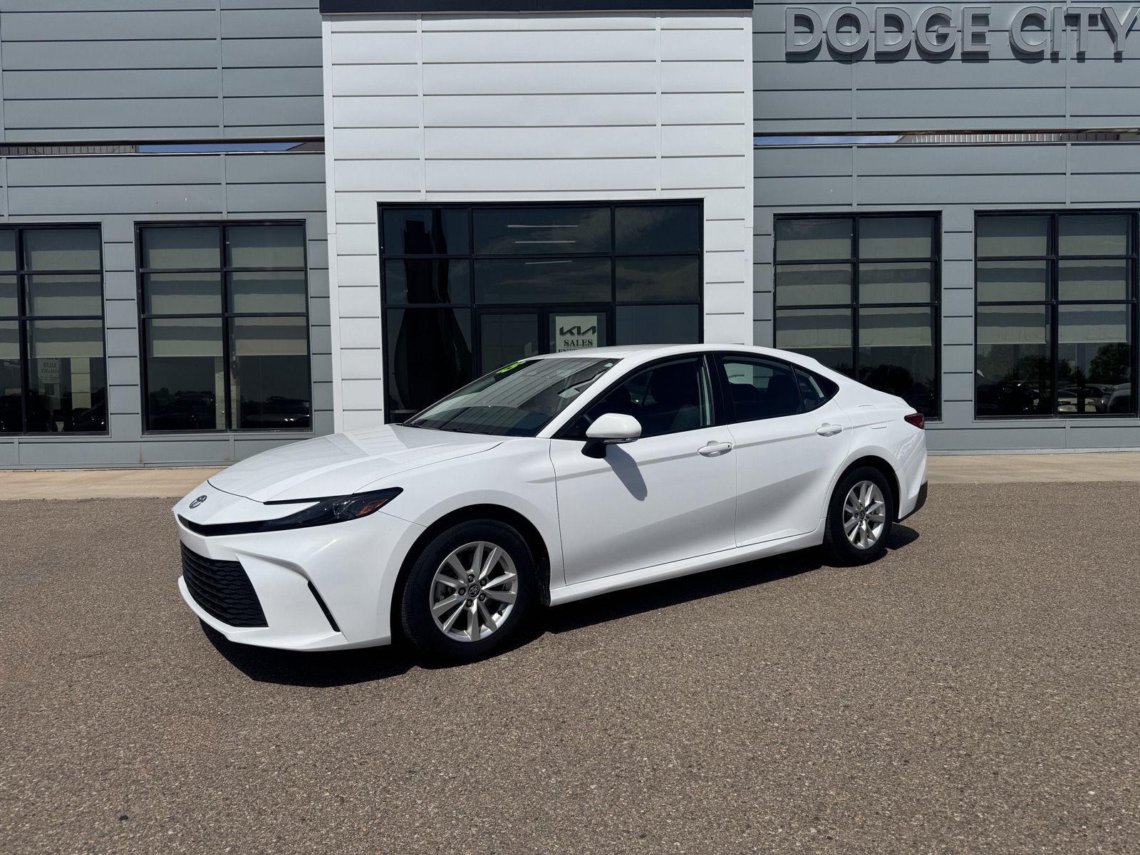 2025 Toyota Camry LE FWD
