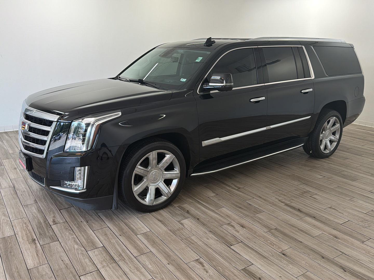  2020 Cadillac Escalade ESV Premium Luxury 4WD   
