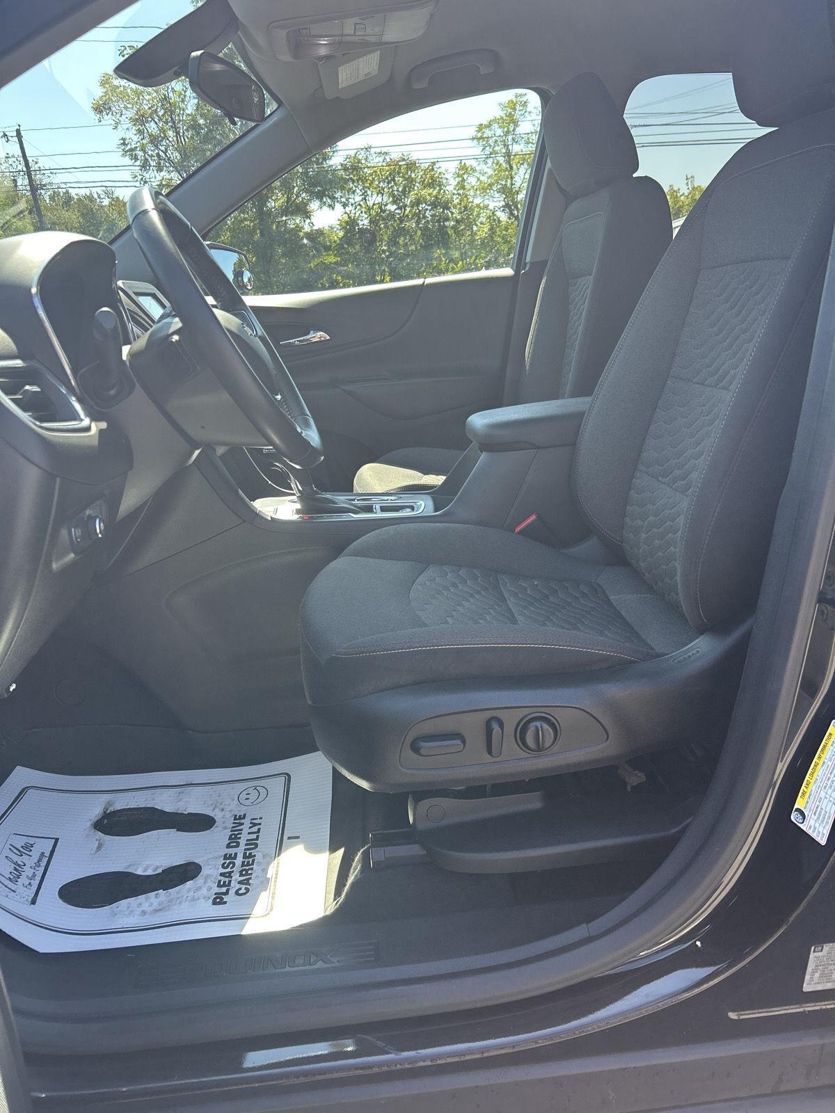 2018 Chevrolet Equinox LT photo 18