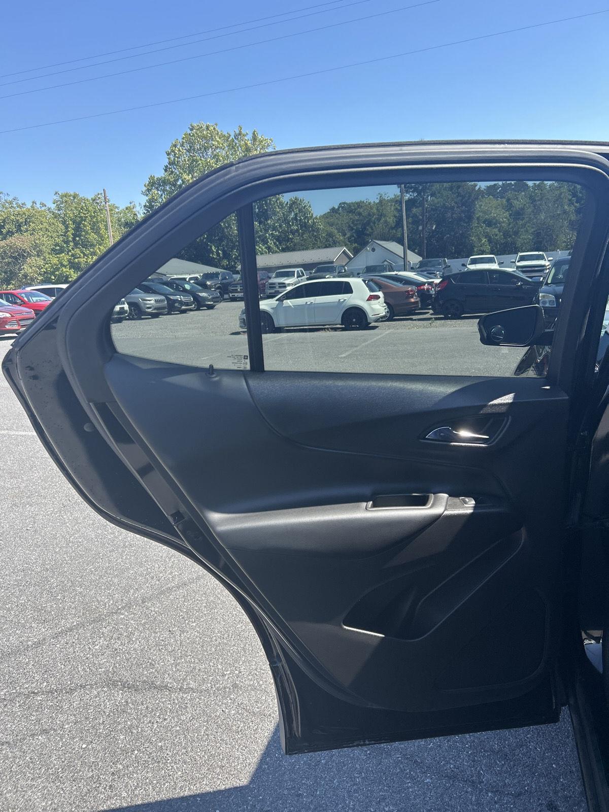 2018 Chevrolet Equinox LT photo 22