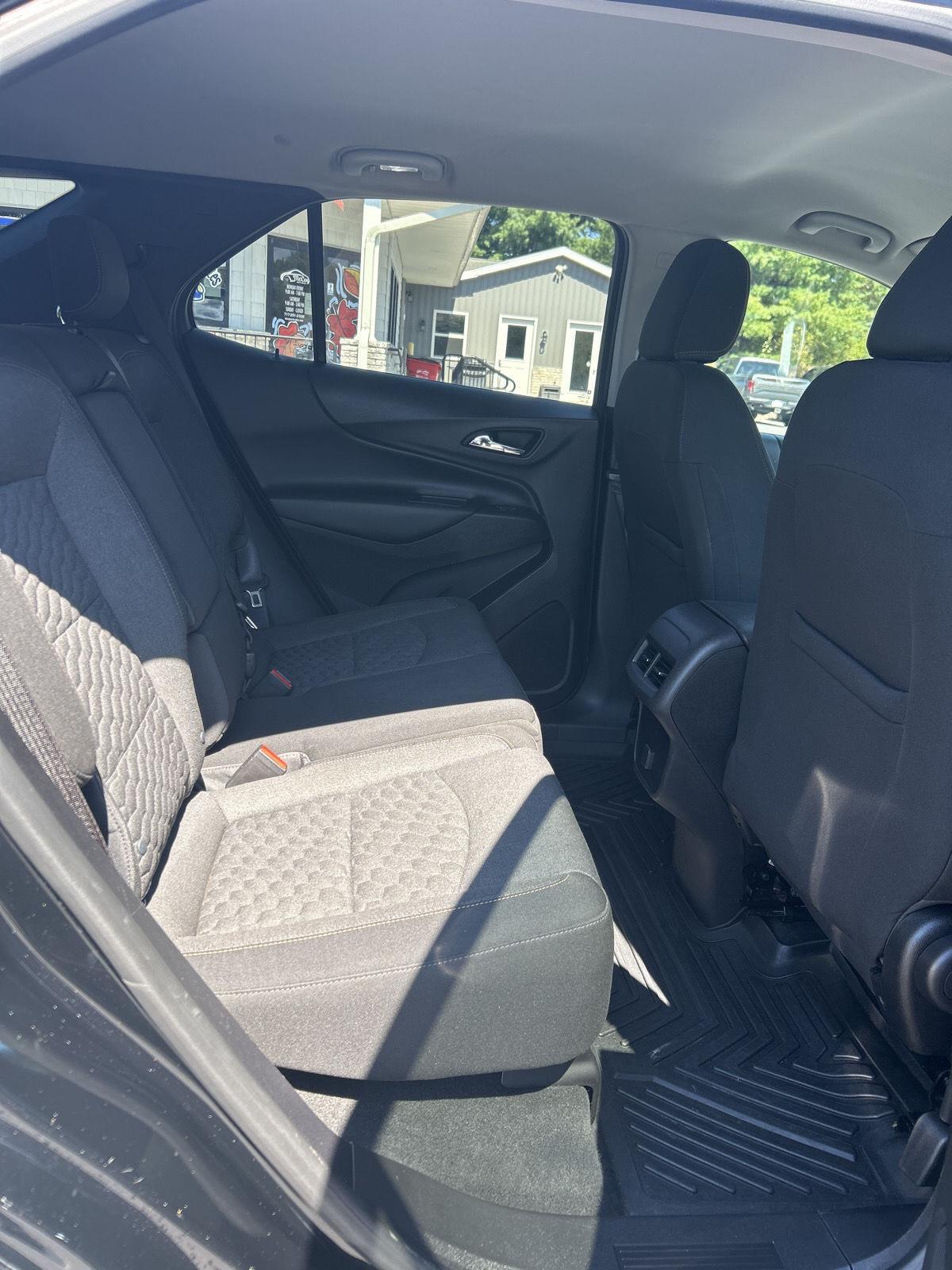 2018 Chevrolet Equinox LT photo 24