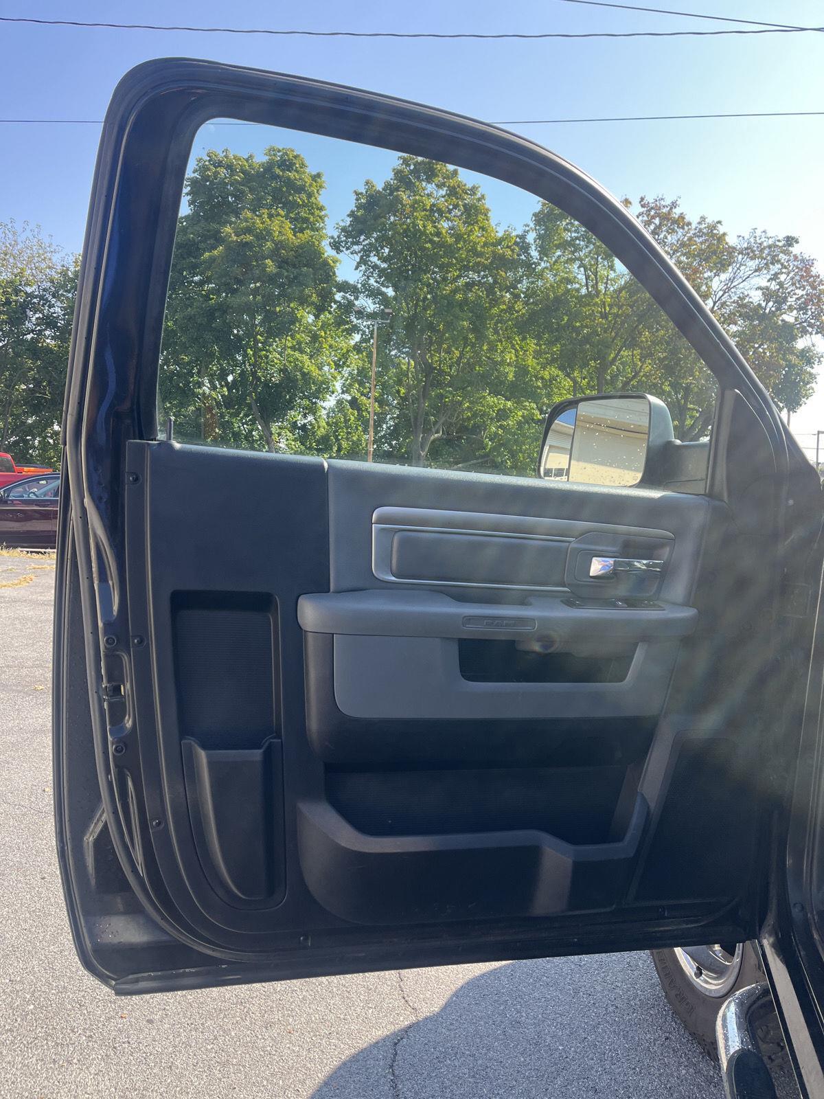 2015 Ram 3500 Tradesman photo 15