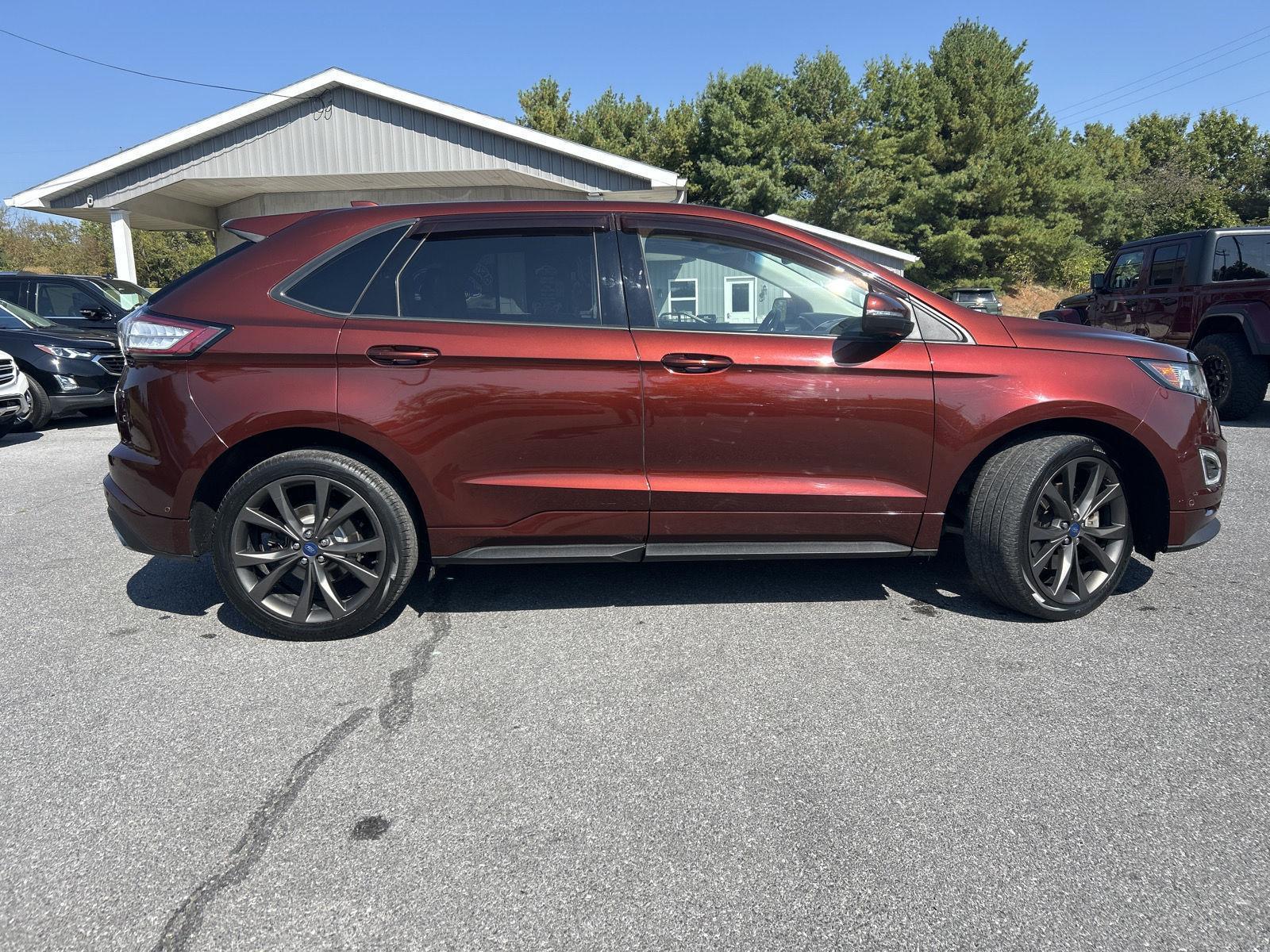 2015 Ford Edge Sport photo 2