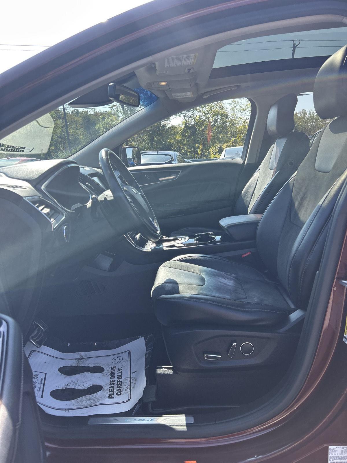 2015 Ford Edge Sport photo 17