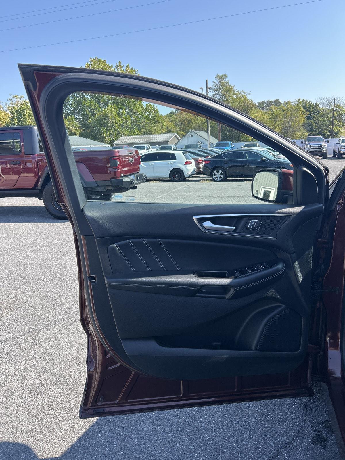 2015 Ford Edge Sport photo 18
