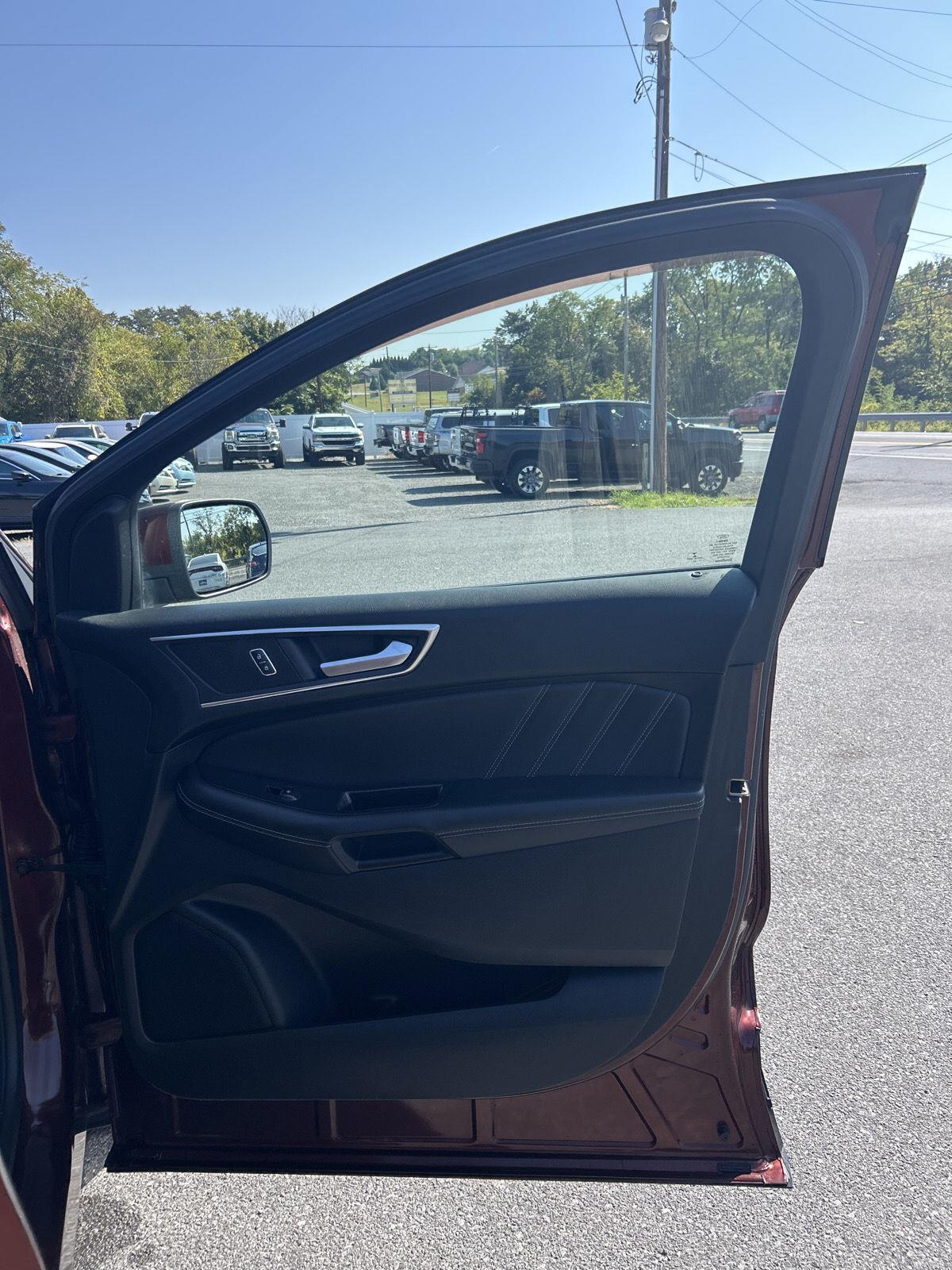 2015 Ford Edge Sport photo 27