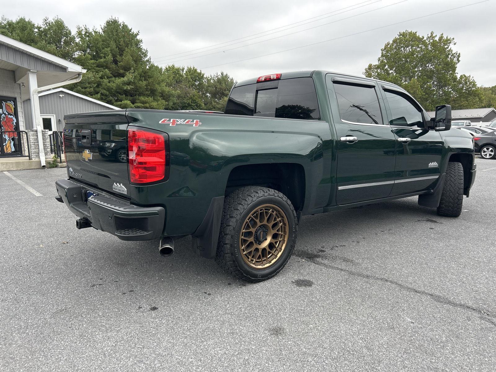 2015 Chevrolet Silverado 1500 High Country photo 3