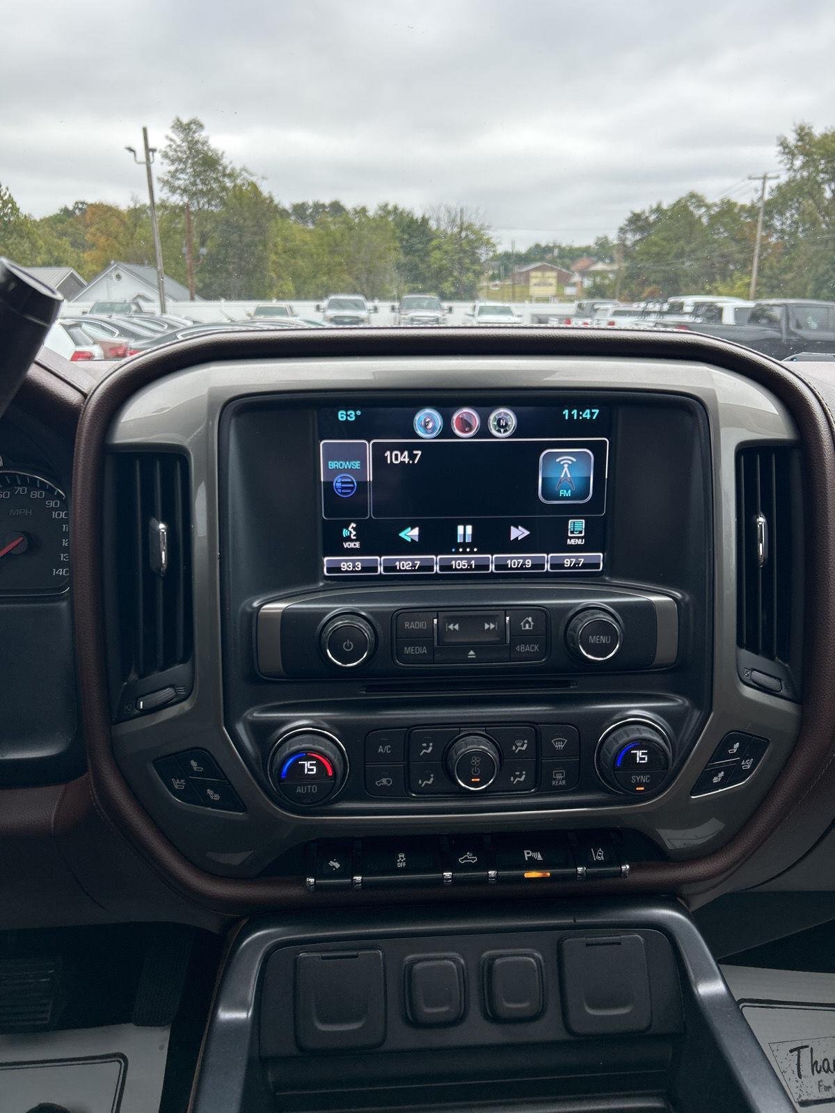 2015 Chevrolet Silverado 1500 High Country photo 12