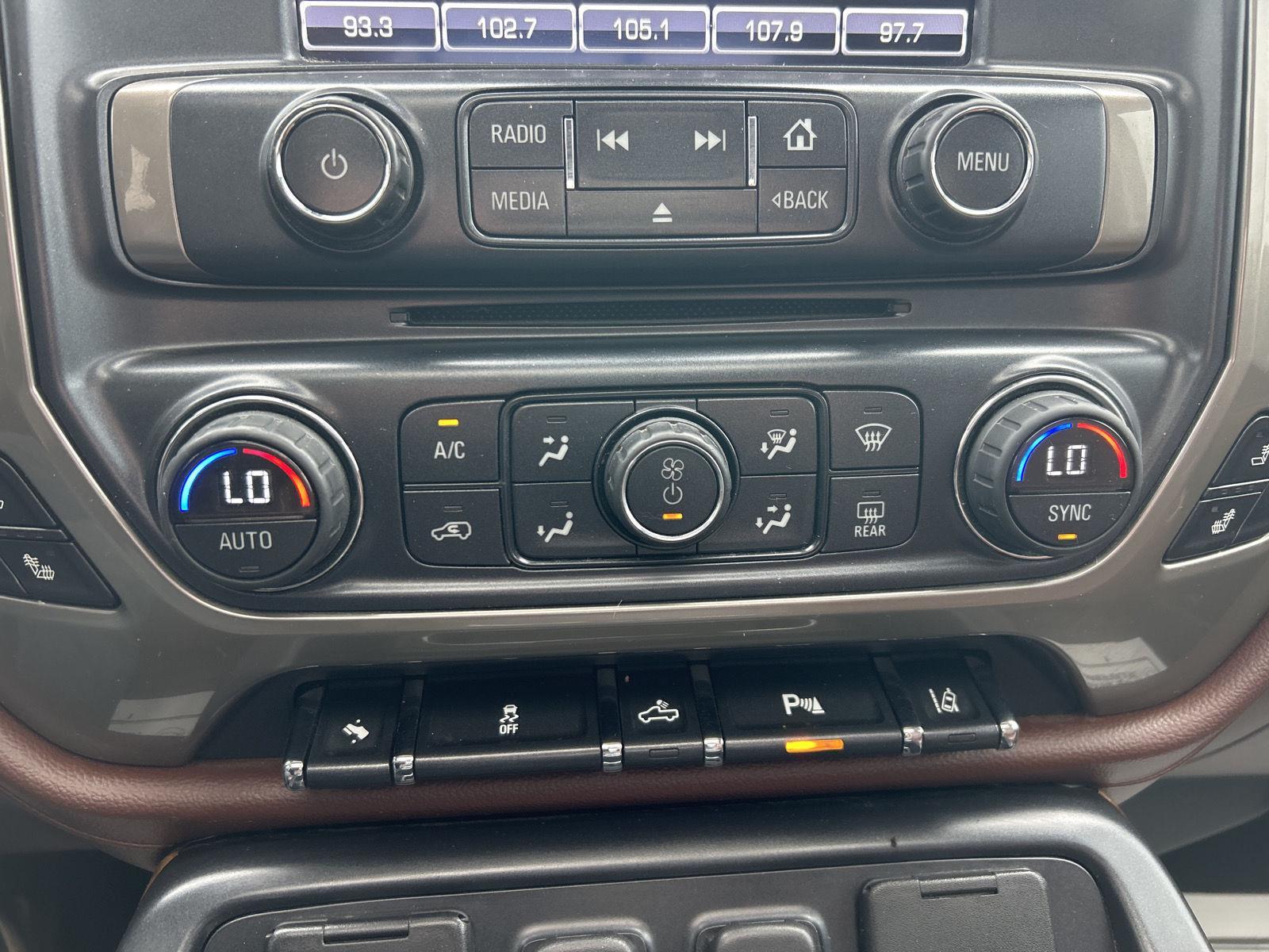 2015 Chevrolet Silverado 1500 High Country photo 14