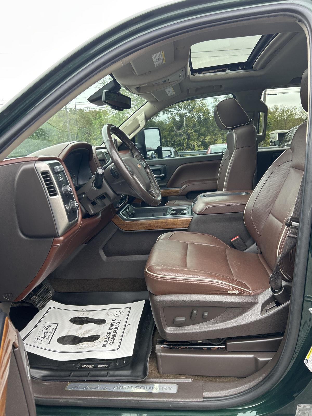 2015 Chevrolet Silverado 1500 High Country photo 17