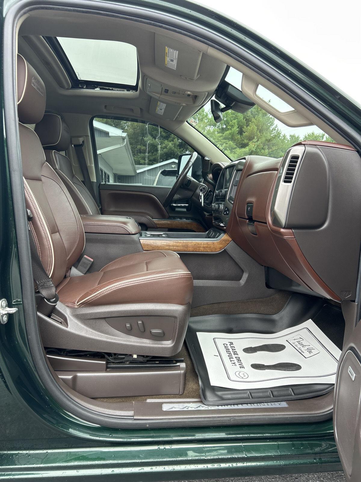 2015 Chevrolet Silverado 1500 High Country photo 24