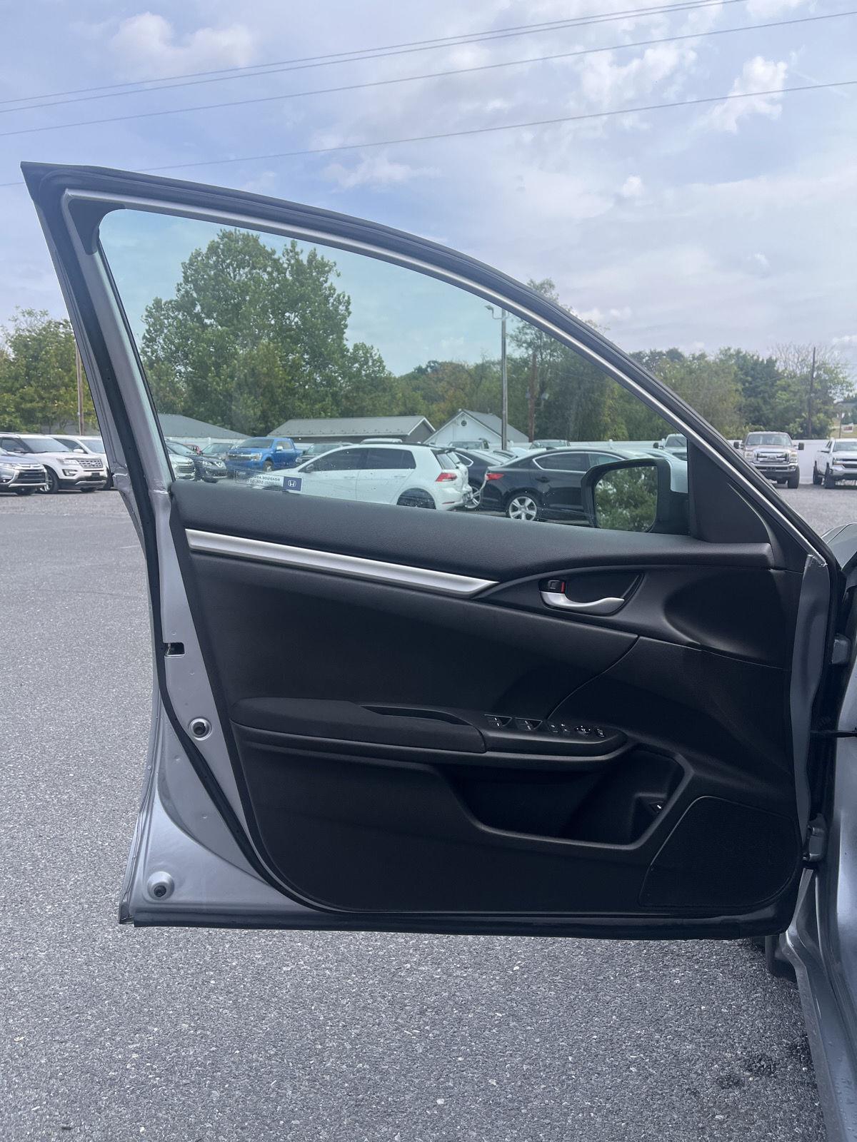 2017 Honda Civic LX photo 17