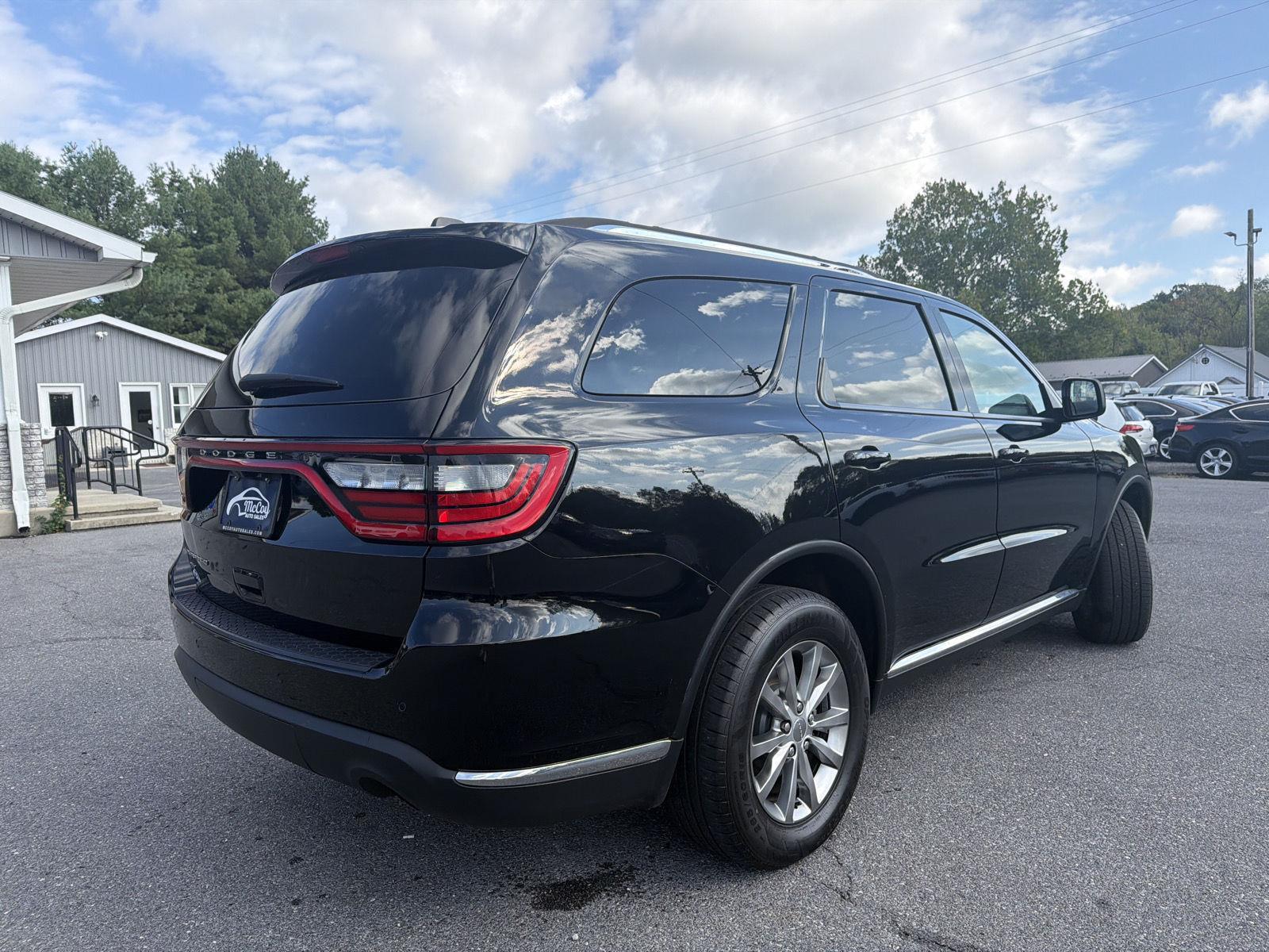 2017 Dodge Durango SXT photo 2