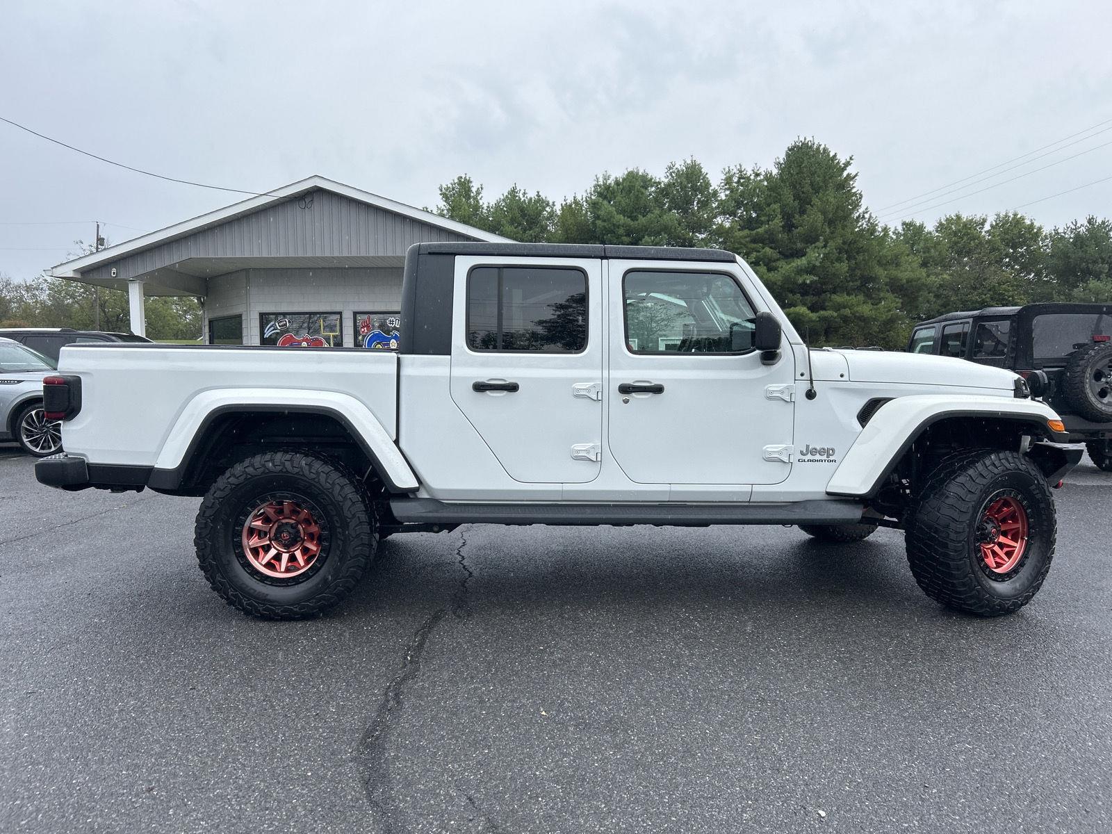 2020 Jeep Gladiator Overland photo 2