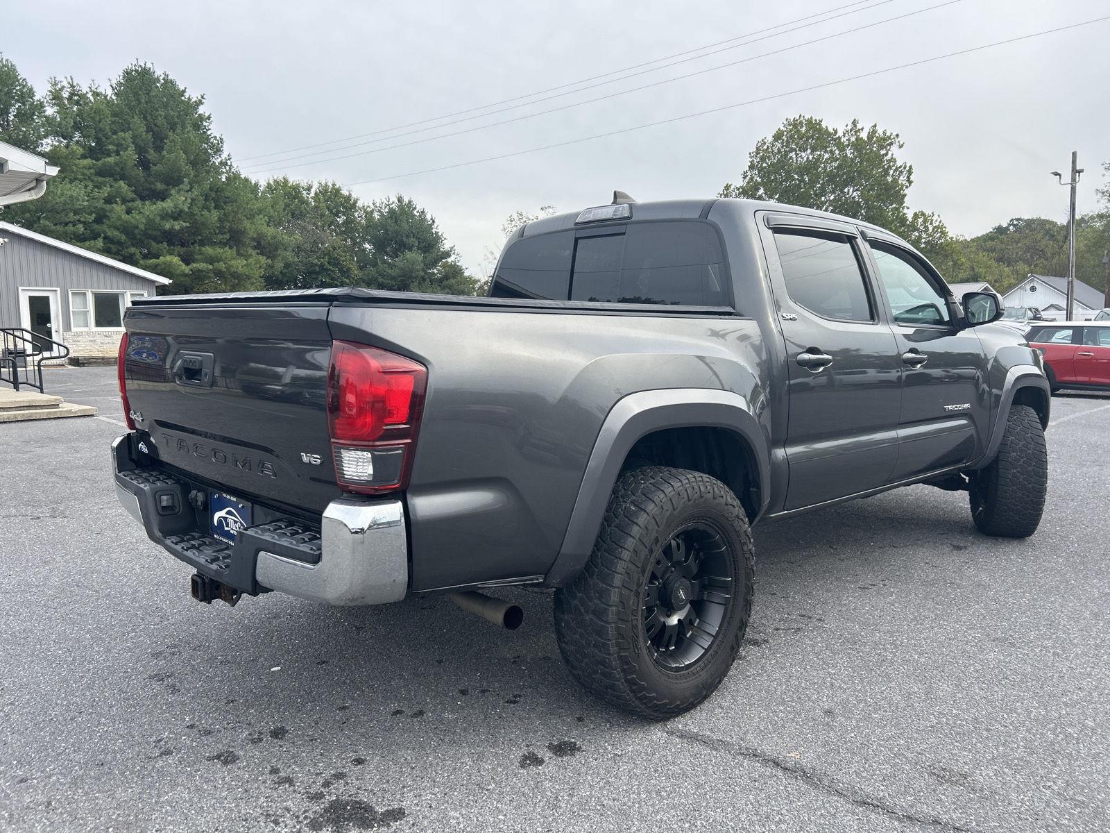 2018 Toyota Tacoma SR5 photo 3