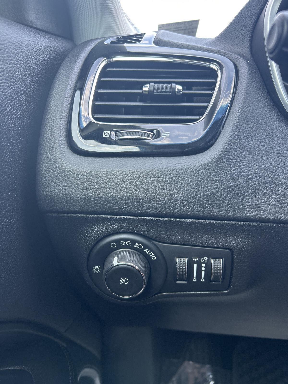 2021 Jeep Compass Altitude photo 9