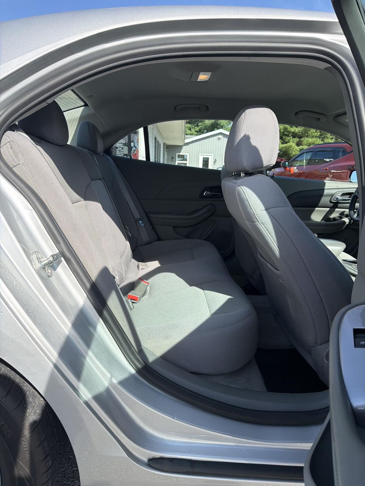 2014 Chevrolet Malibu LS photo 17