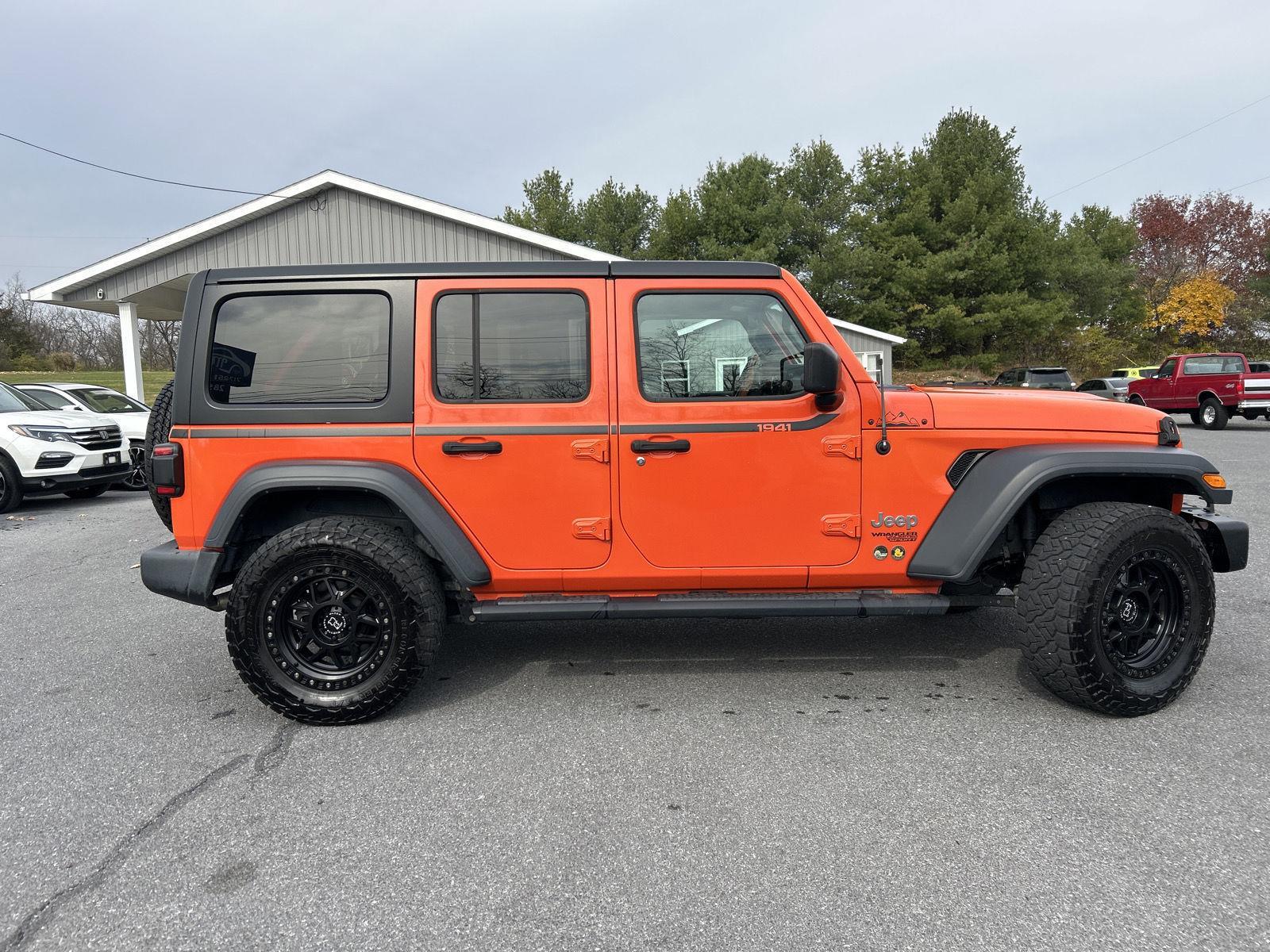 2018 Jeep Wrangler Unlimited Sport S photo 2