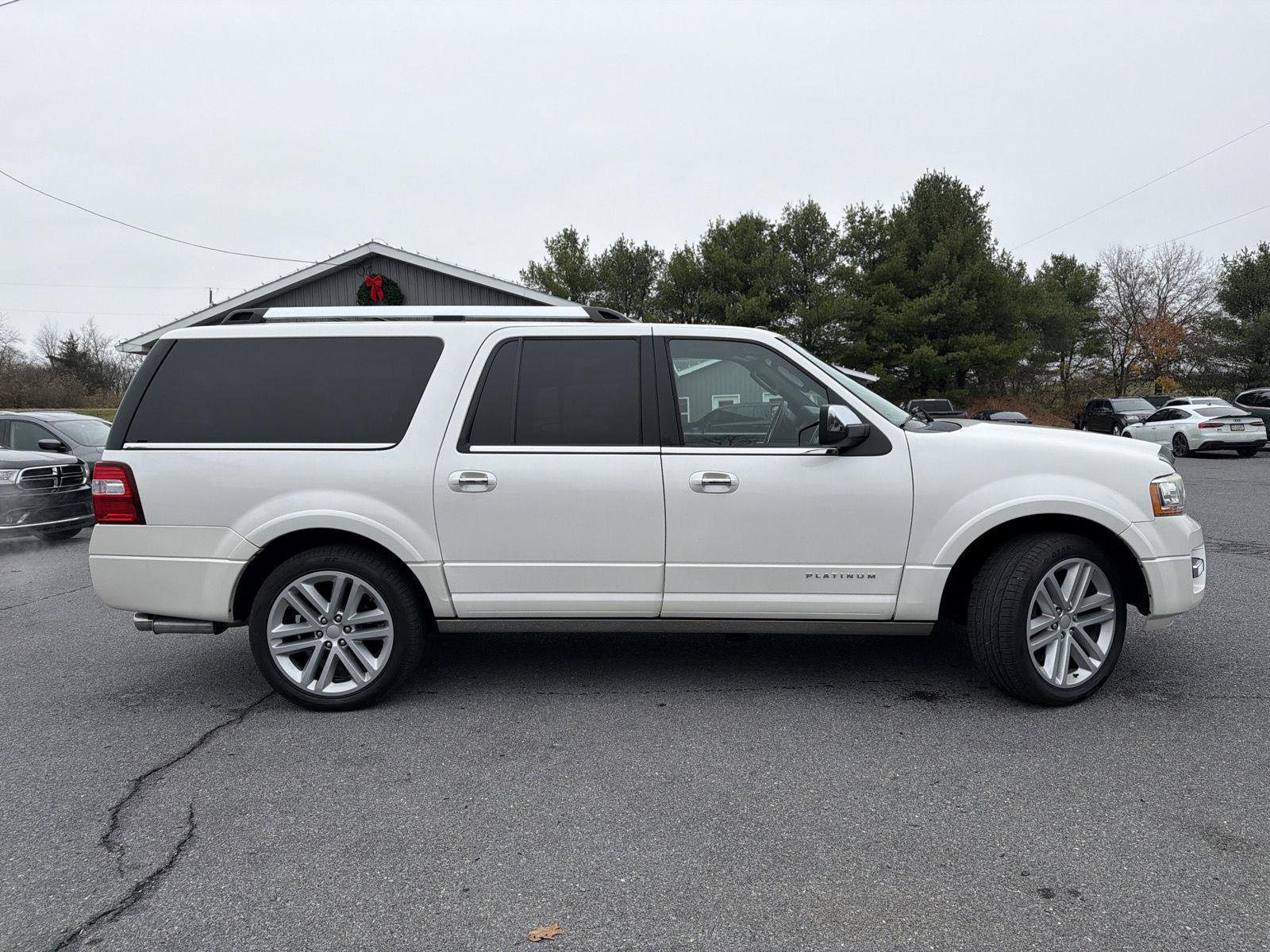 2015 Ford Expedition EL Platinum photo 2