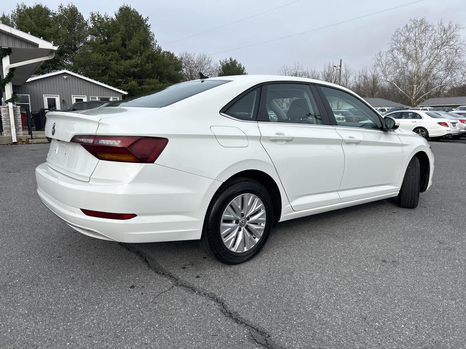2019 Volkswagen Jetta S photo 3