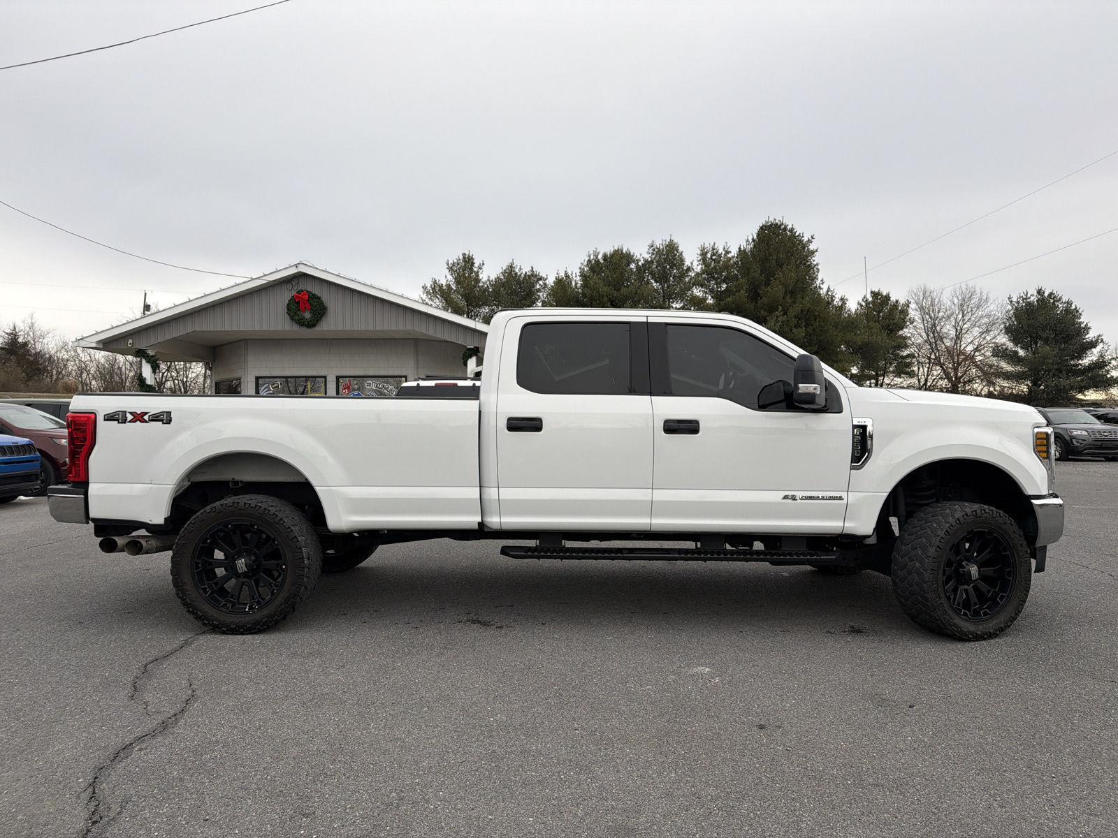 2019 Ford F-250 Super Duty XLT's photo