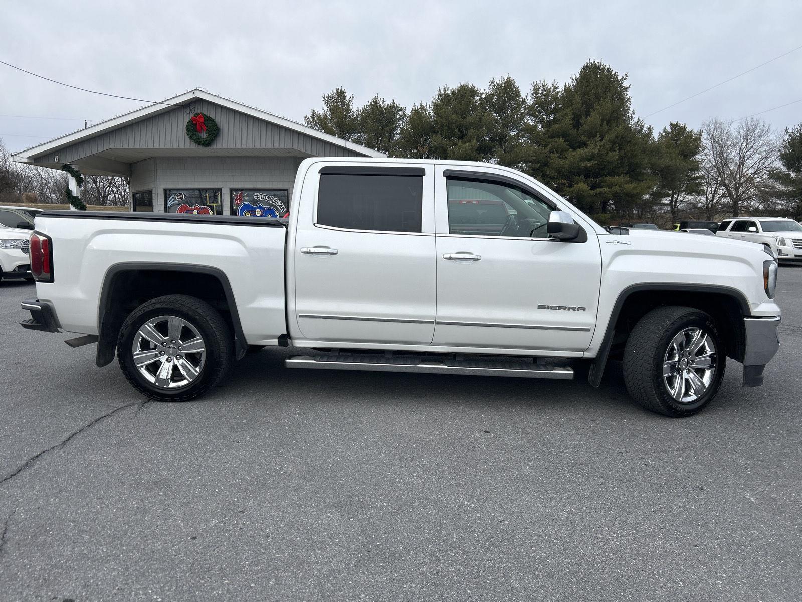 2018 GMC Sierra SLT's photo