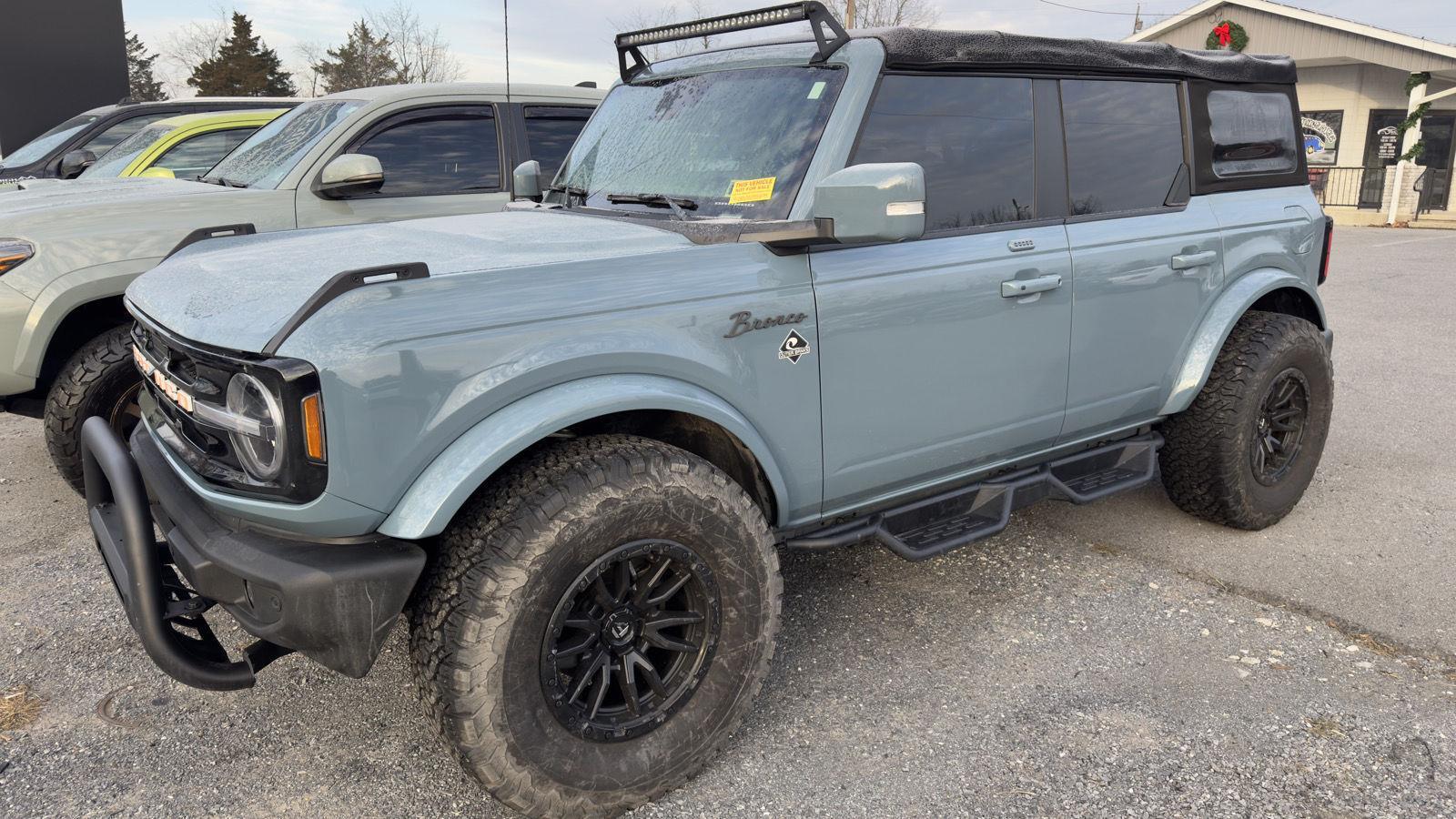 2022 Ford Bronco 4-Door Outer Banks's photo