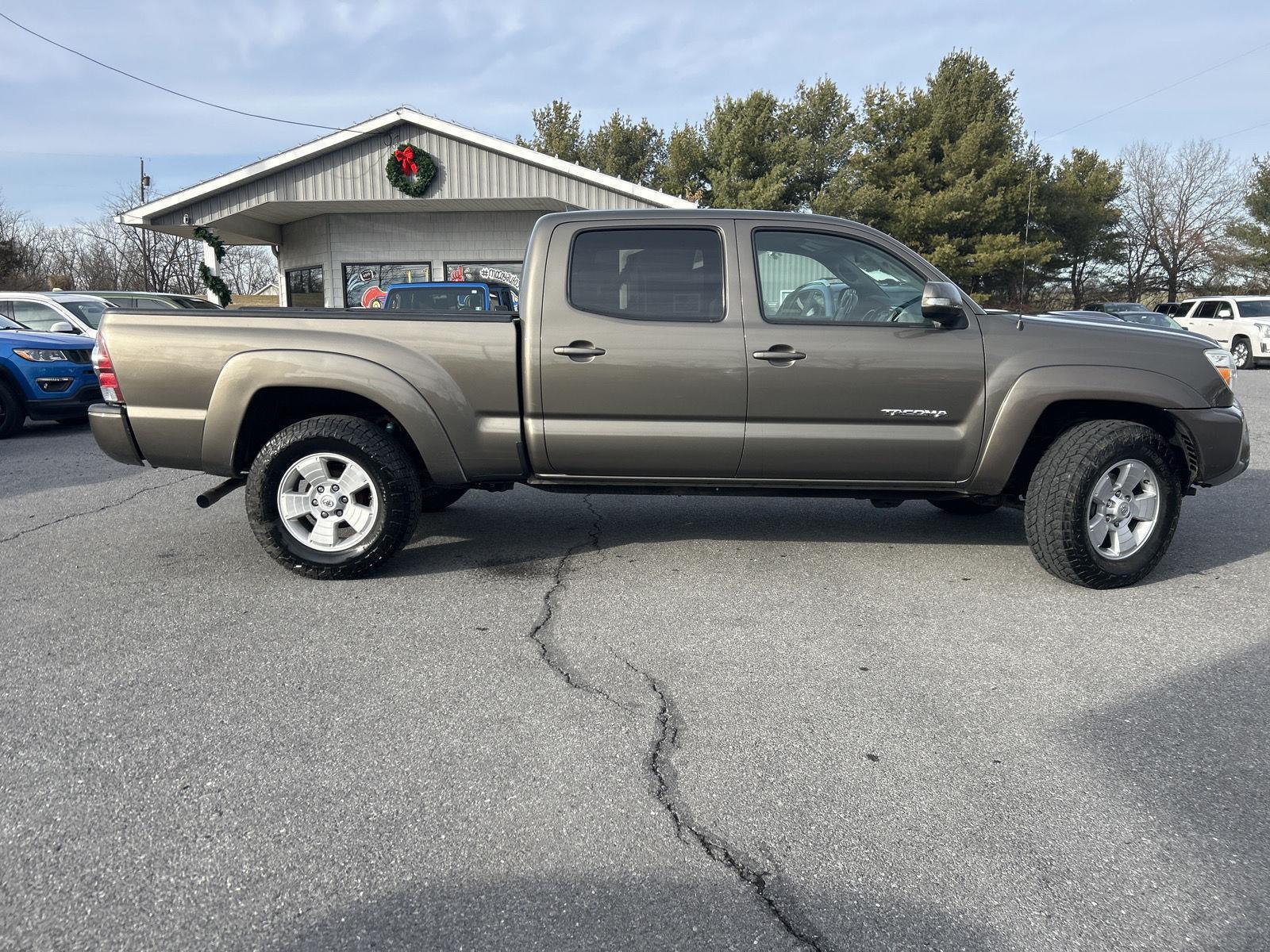 2014 Toyota Tacoma Base's photo