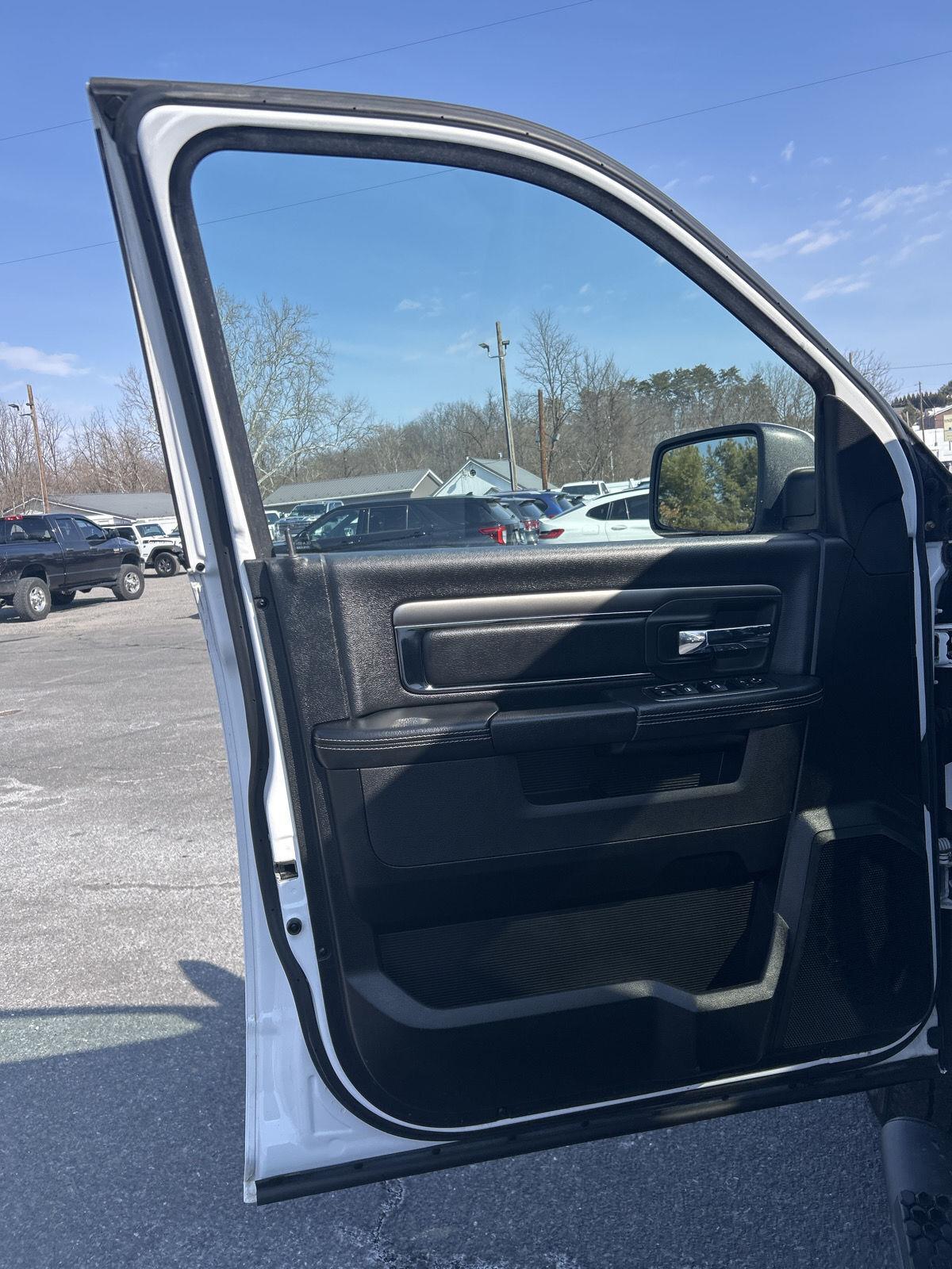 2018 RAM Ram 1500 Pickup Night - Photo 22