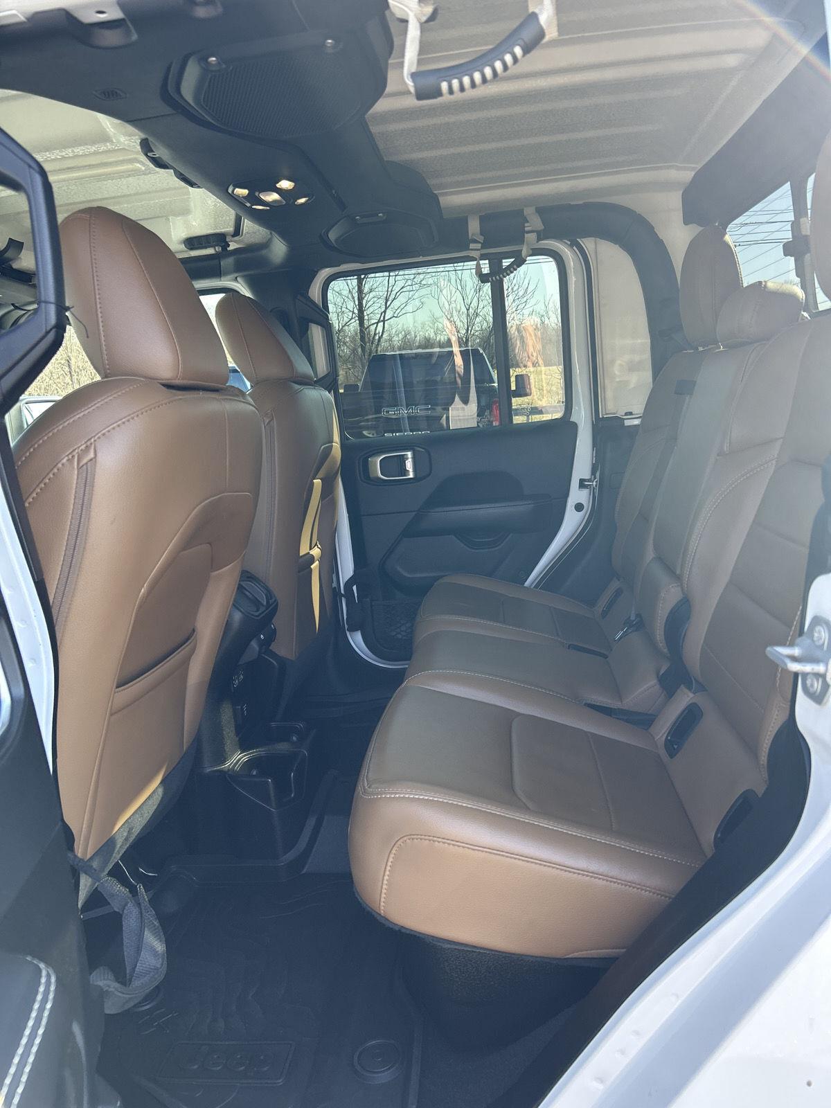 2021 Jeep Gladiator Overland - Photo 19
