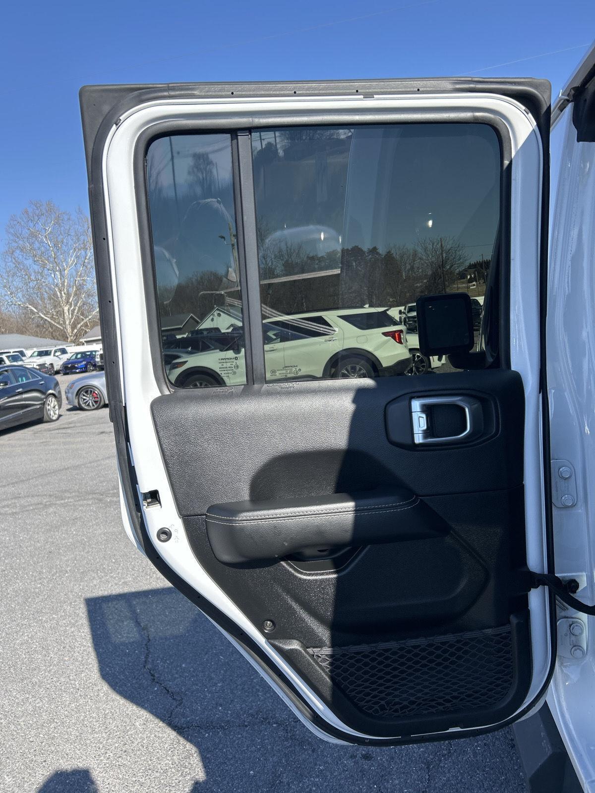 2021 Jeep Gladiator Overland - Photo 22