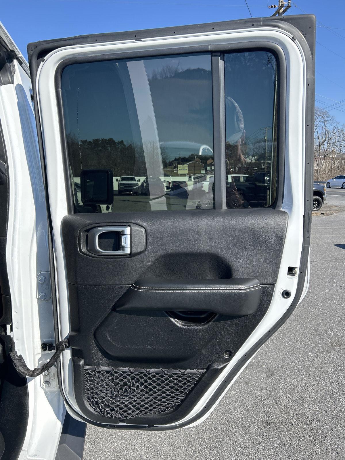 2021 Jeep Gladiator Overland - Photo 24