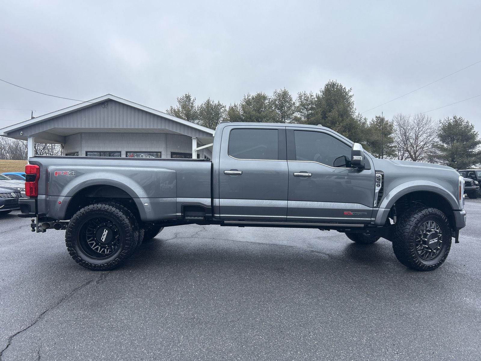 2024 Ford F-450 Super Duty Platinum