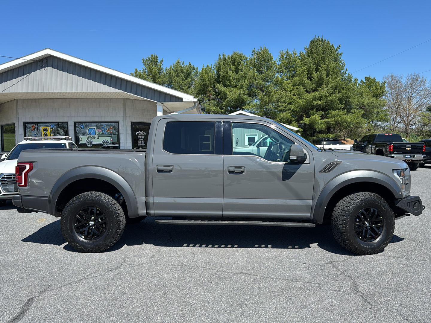 View vehicle photo 2