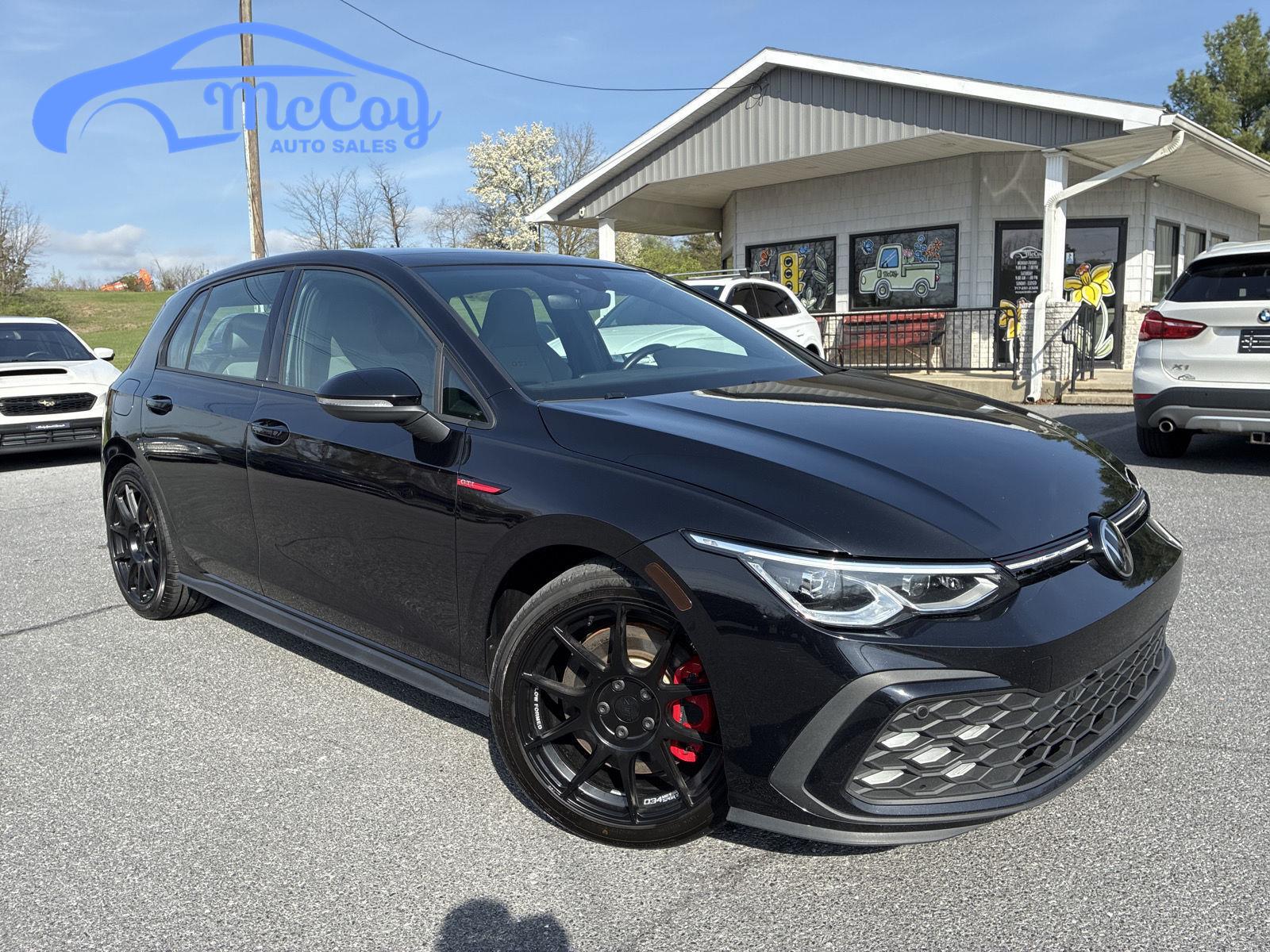 Deep Black Pearl 2024 Volkswagen Golf GTI SE FWD Hatchback Front-Wheel Drive Automatic