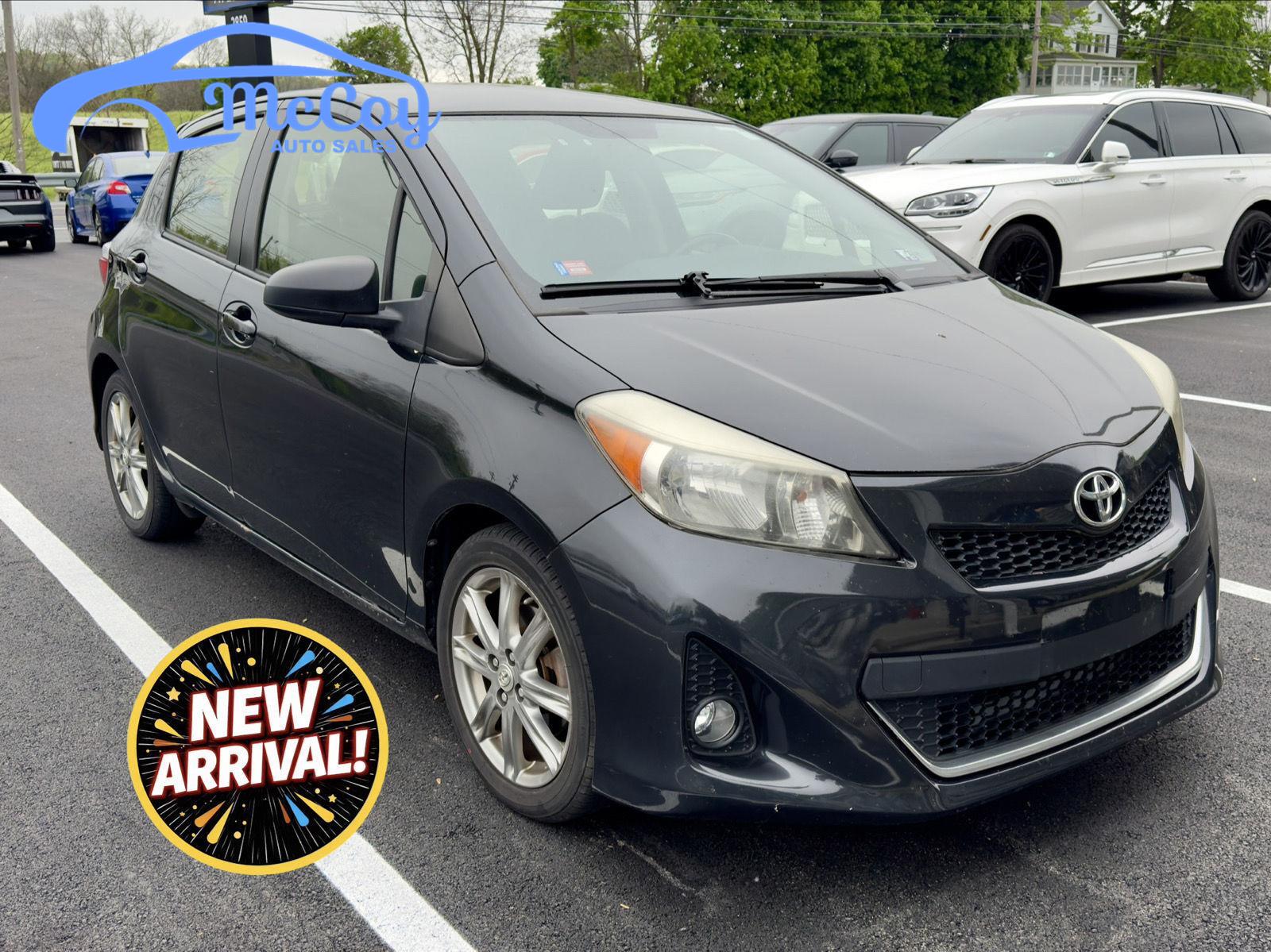 Black Sand Pearl 2013 Toyota Yaris SE Hatchback Front-Wheel Drive Automatic