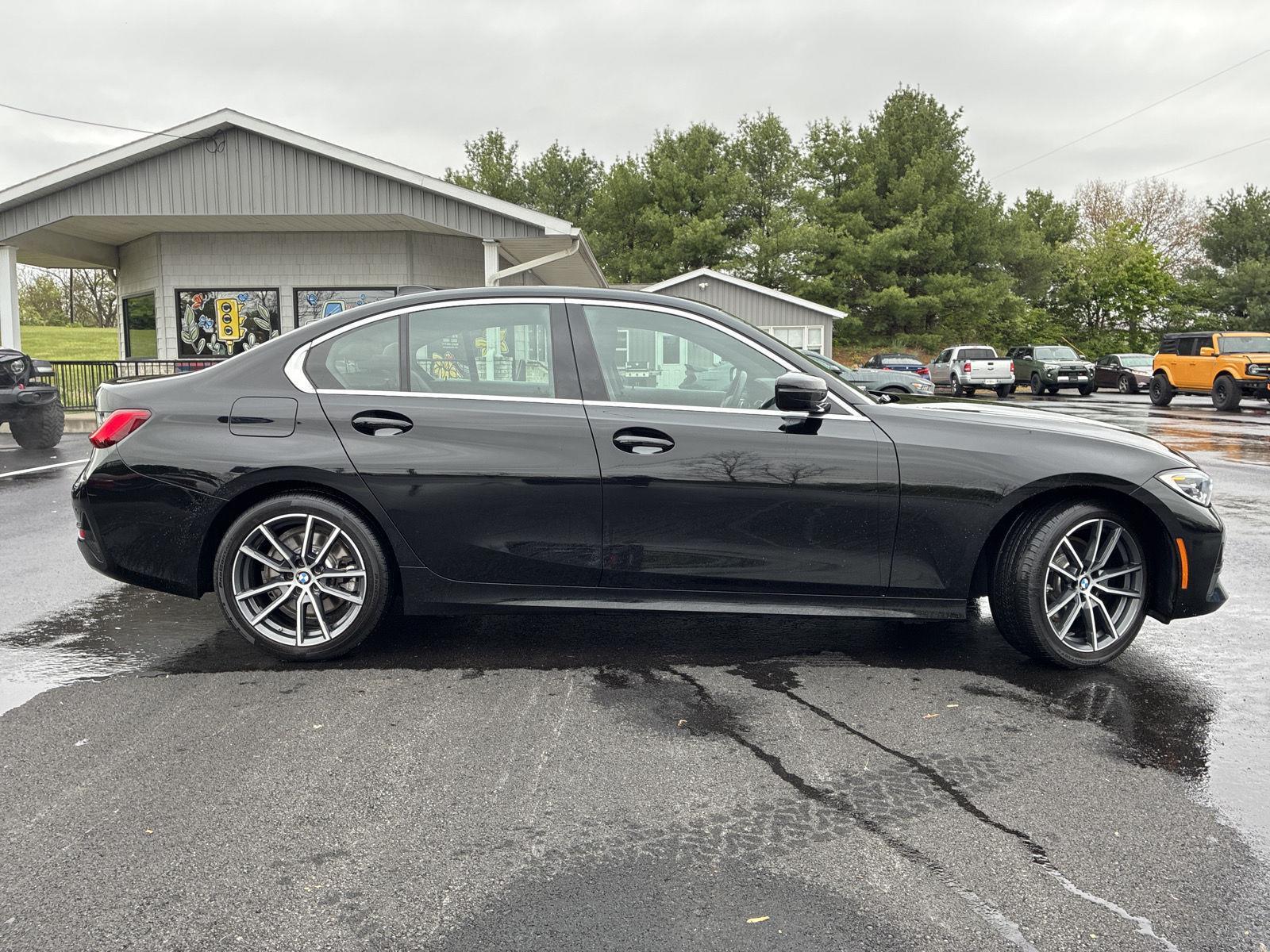2021 BMW 3 Series 330i xDrive Sedan's photo