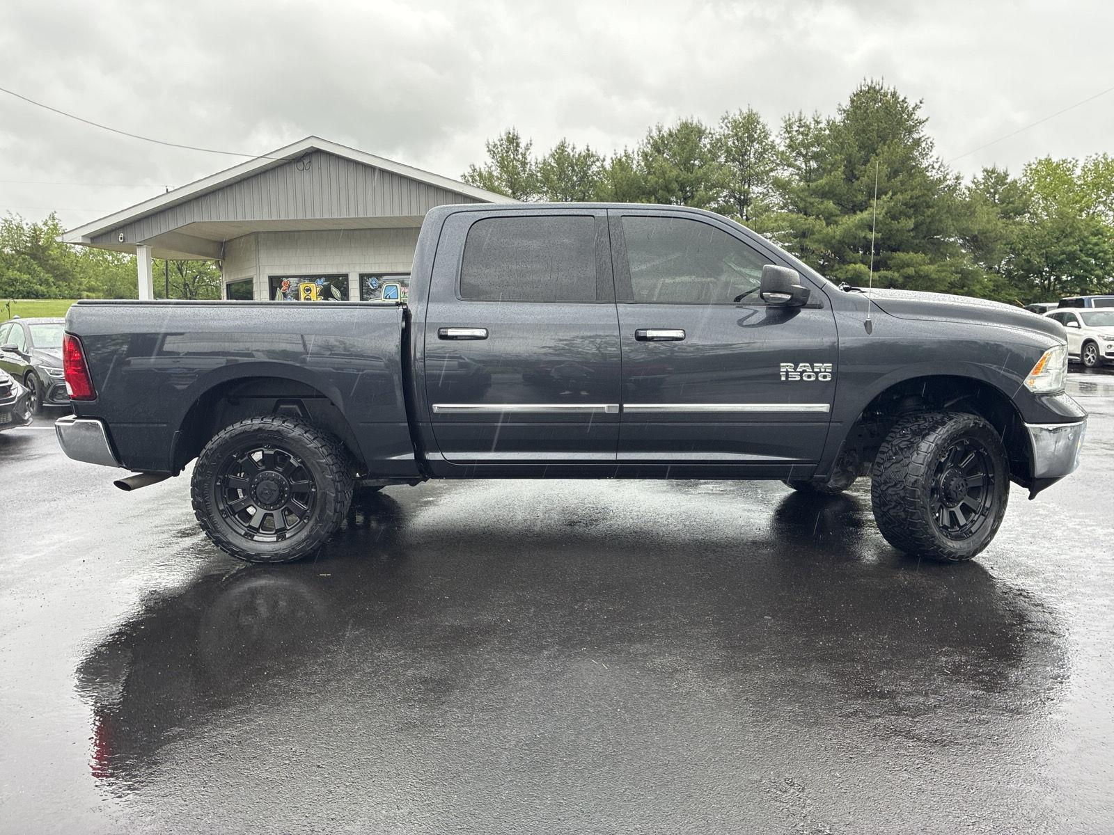 2018 RAM 1500 Big Horn 4x4 Crew Cab 5'7's photo