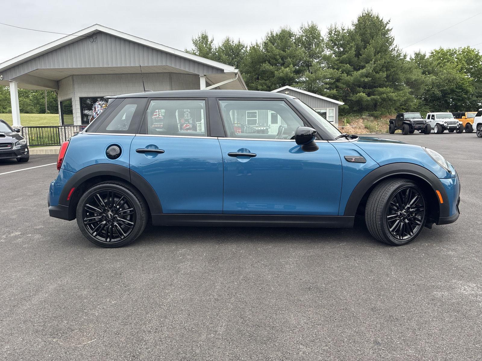 2023 MINI Hardtop 4 Door