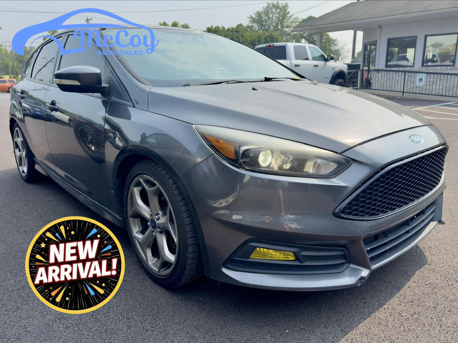 Gray (Magnetic) 2015 Ford Focus Hatchback Front-Wheel Drive 6-Speed Manual
